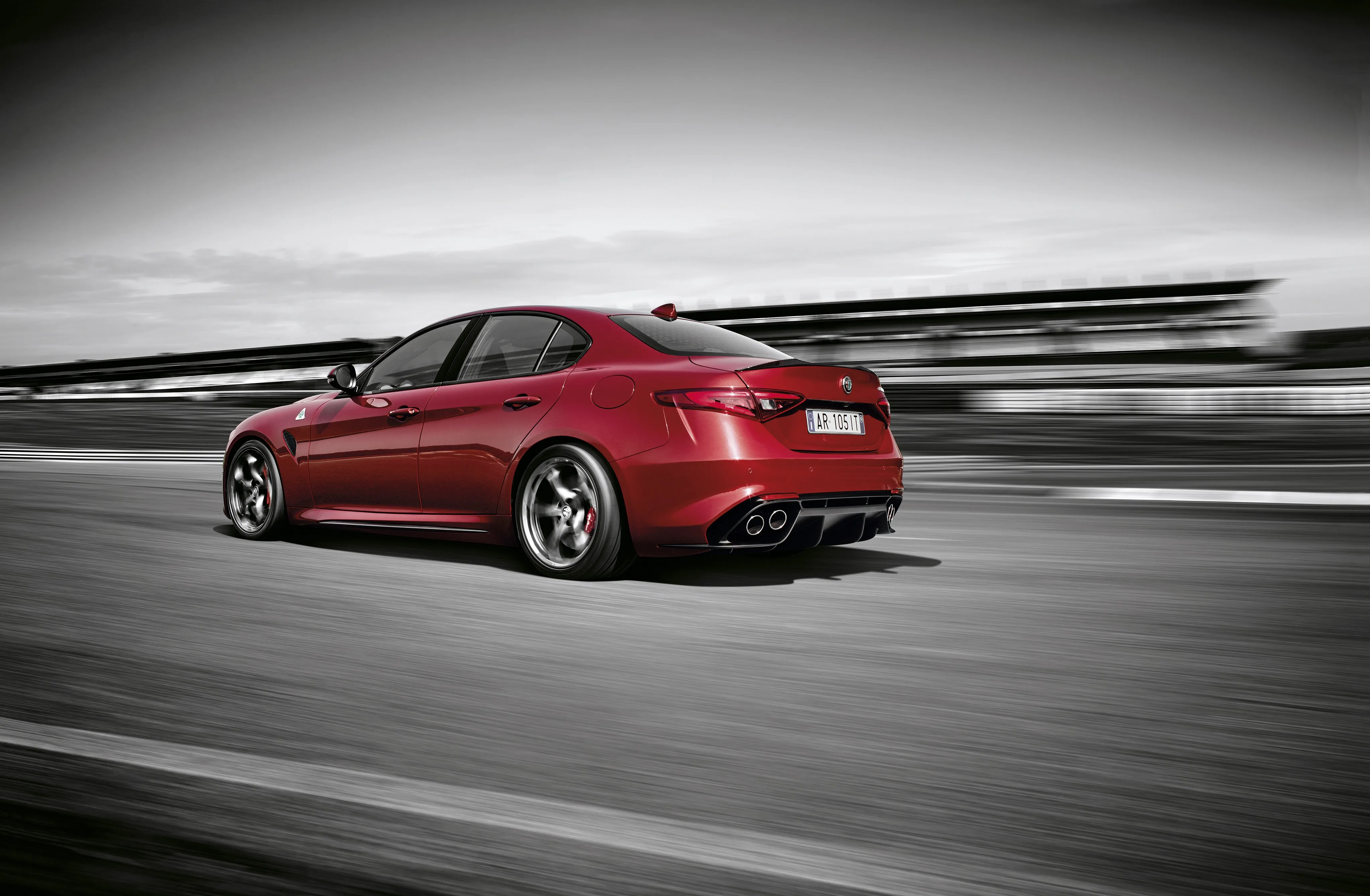 ALFA-ROMEO-Giulia-Quadrifoglio-Verde-5465_13-4.jpeg