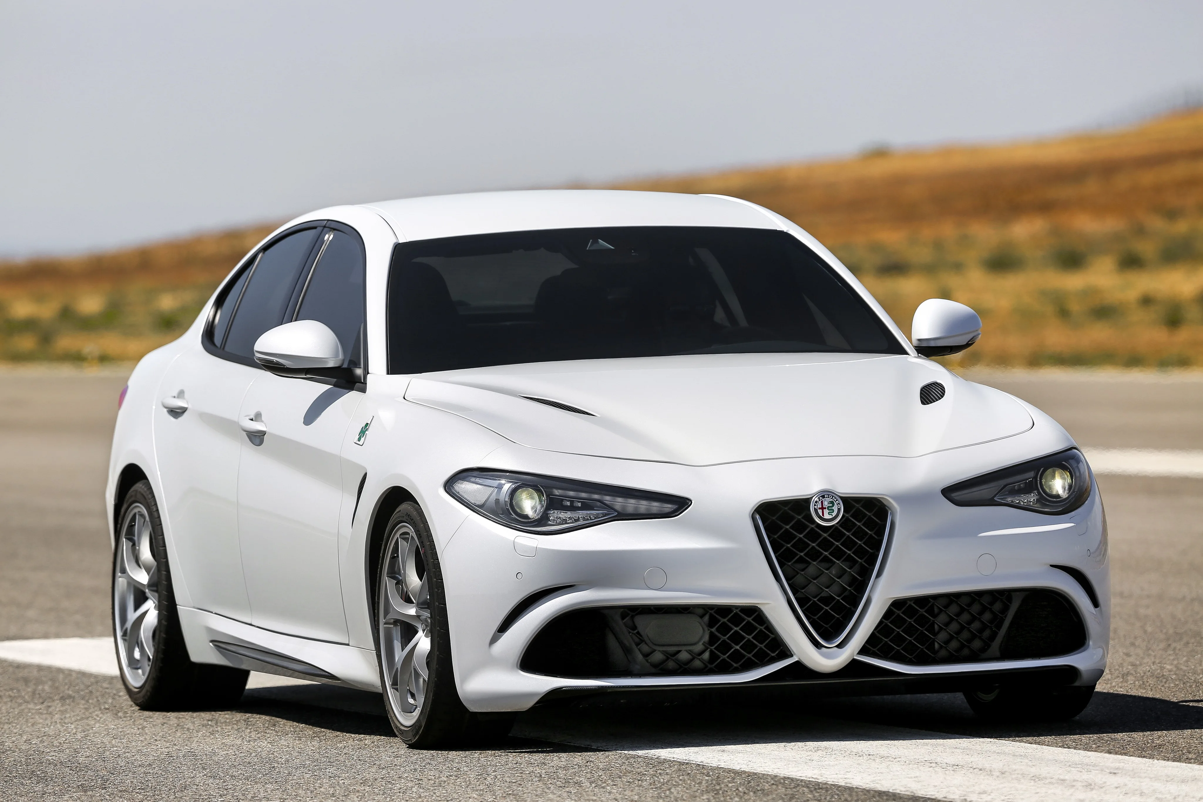 ALFA-ROMEO-Giulia-Quadrifoglio-Verde-5465_18-4.jpeg