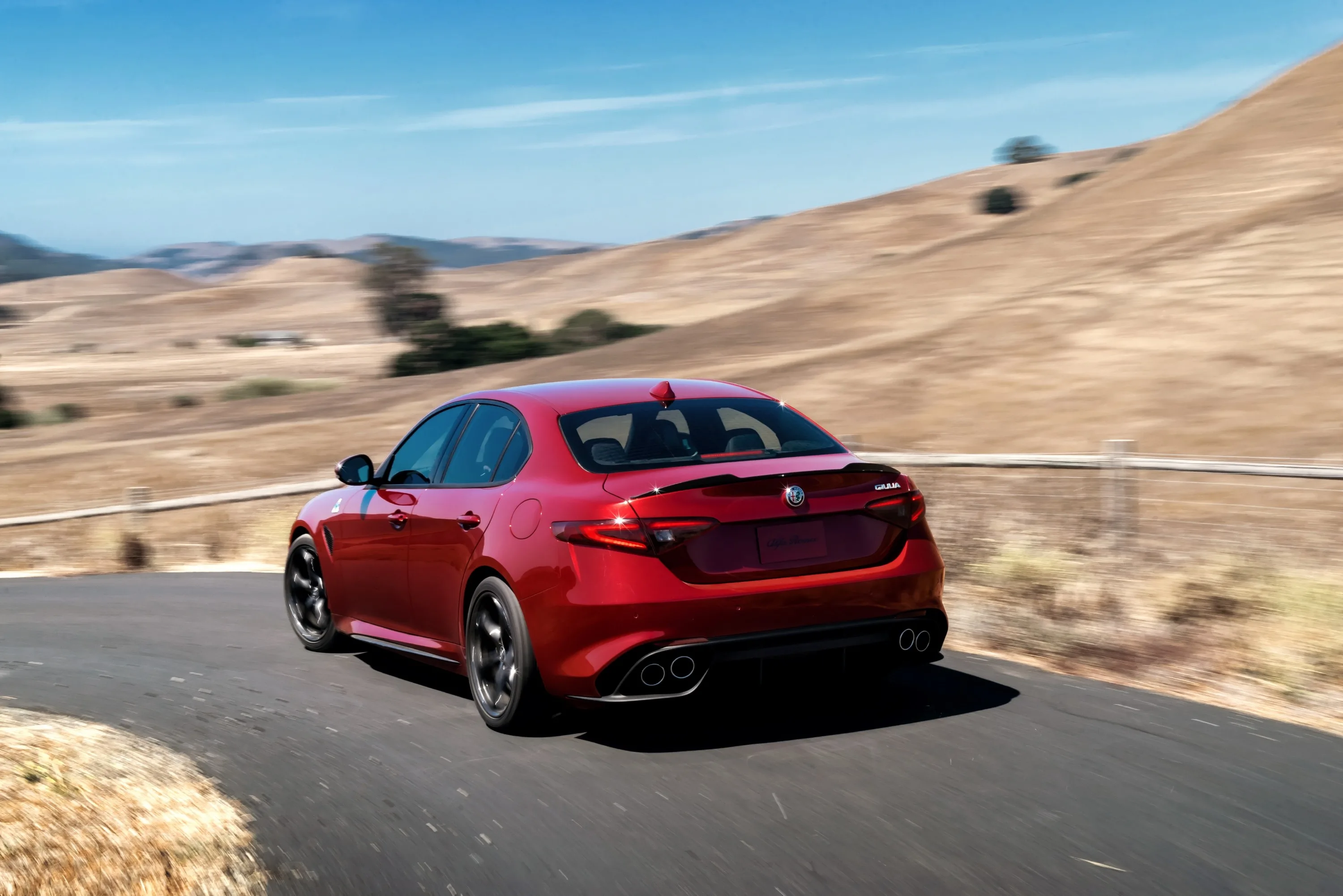 ALFA-ROMEO-Giulia-Quadrifoglio-Verde-5465_19-3.jpeg
