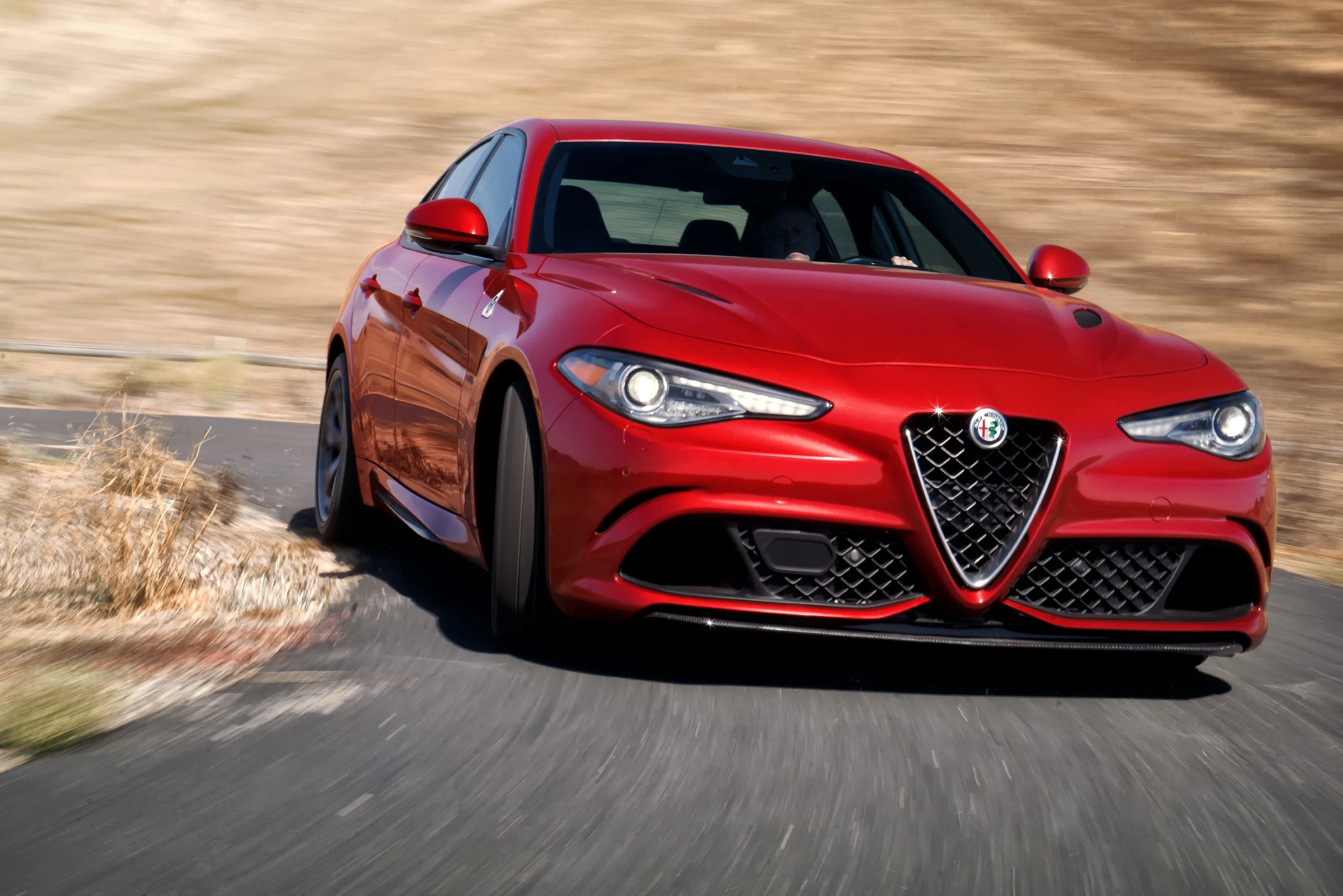 ALFA-ROMEO-Giulia-Quadrifoglio-Verde-5465_20-3.jpeg