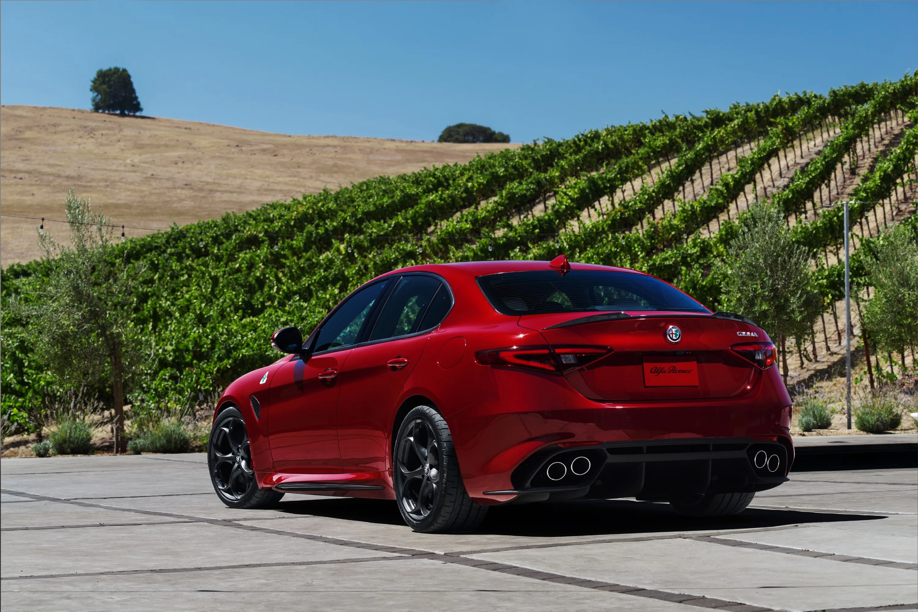 ALFA-ROMEO-Giulia-Quadrifoglio-Verde-5465_27-3.jpeg