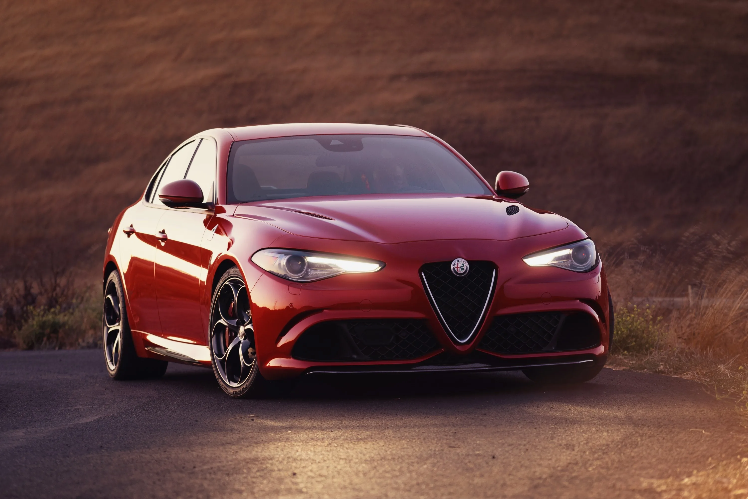 ALFA-ROMEO-Giulia-Quadrifoglio-Verde-5465_32-3.jpeg