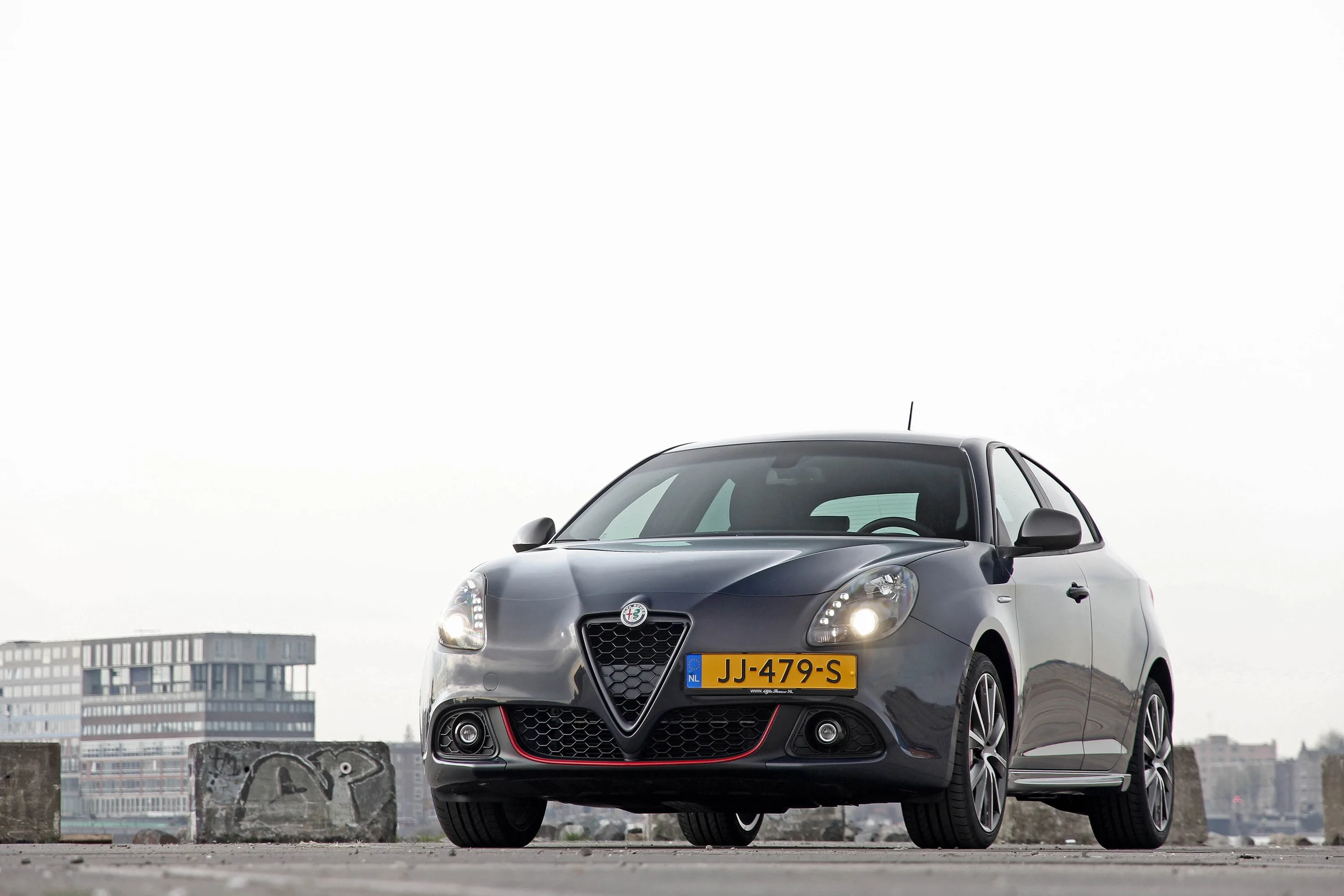ALFA-ROMEO-Giulietta-5645_22-3.jpeg