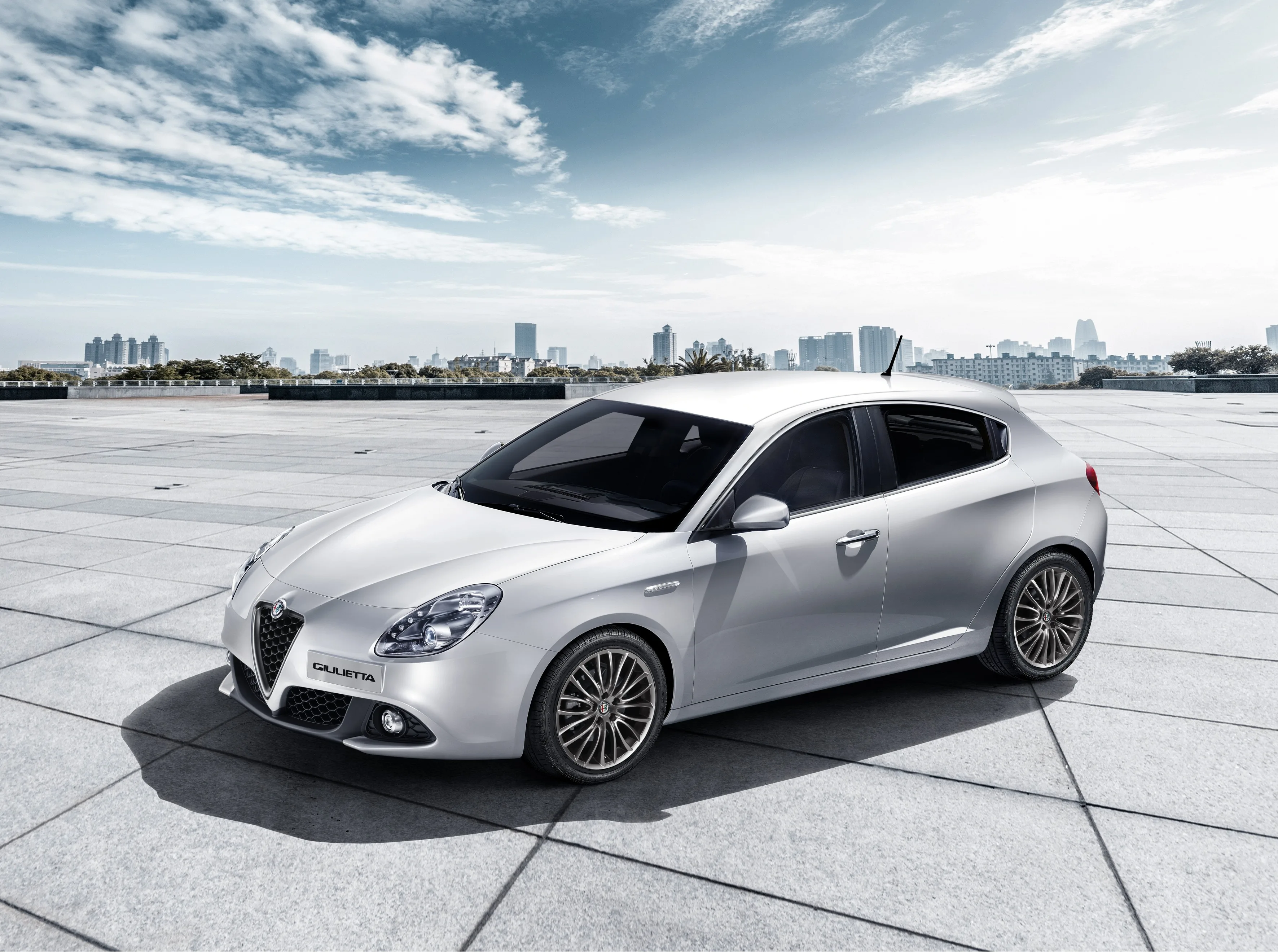 ALFA-ROMEO-Giulietta-5645_24-3.jpeg