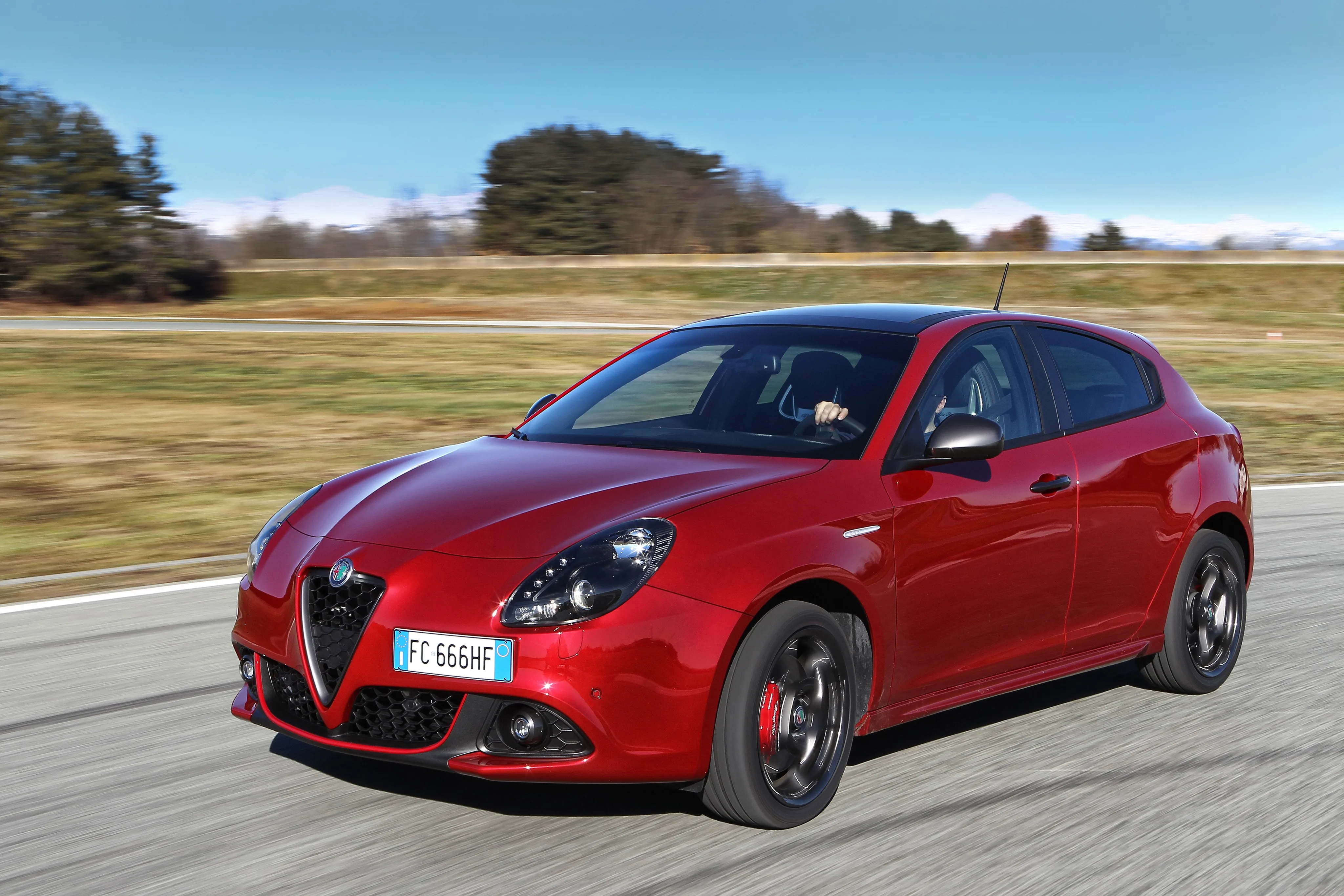 ALFA-ROMEO-Giulietta-5645_5-3.jpeg