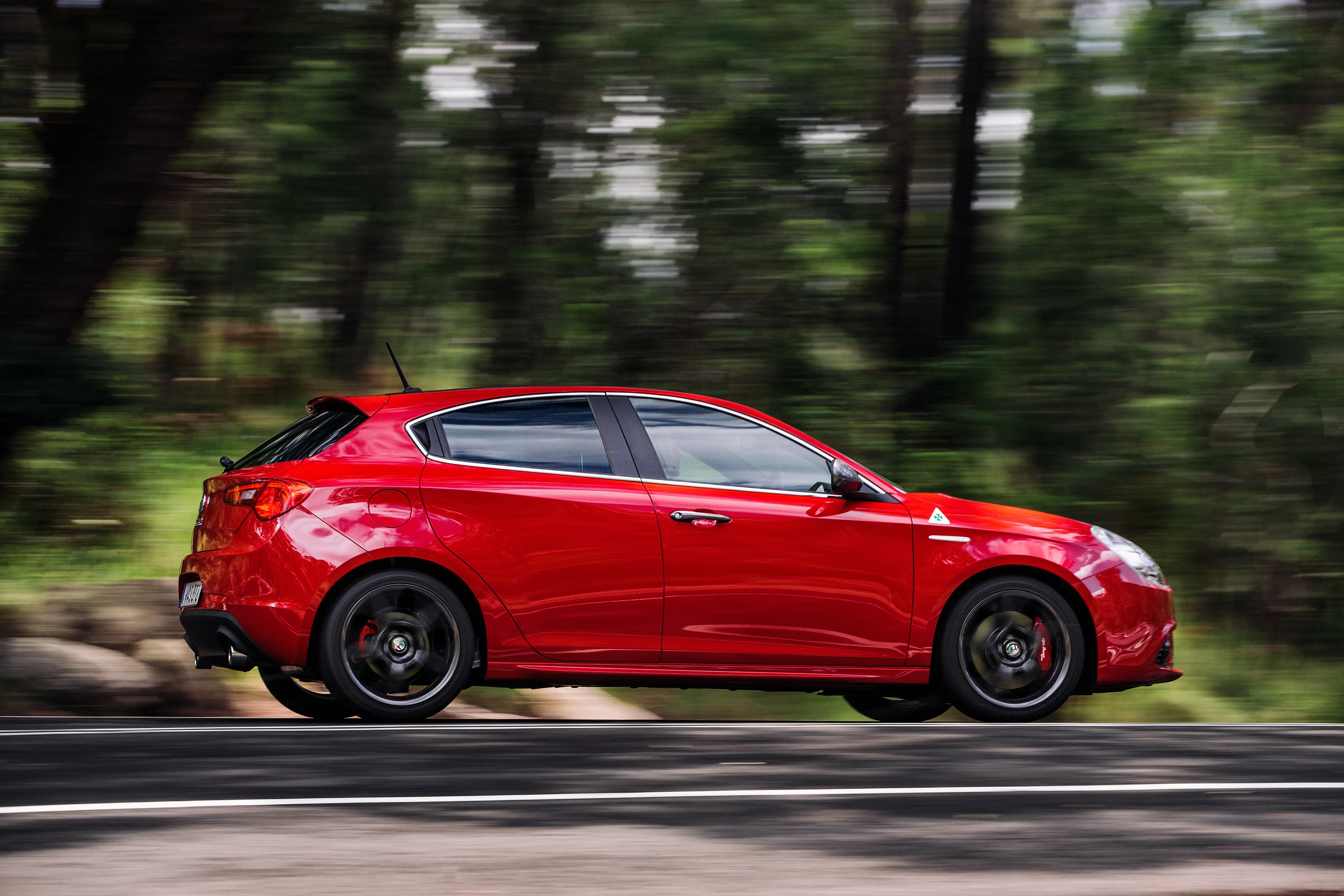 ALFA-ROMEO-Giulietta-Quadrifoglio-Verde-4591_43-1.jpg