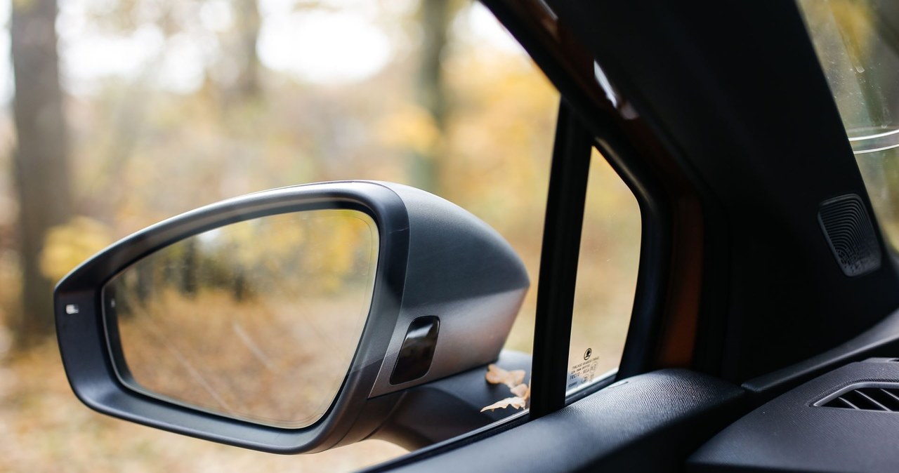 Jak prawidłowo ustawić lusterka w samochodzie