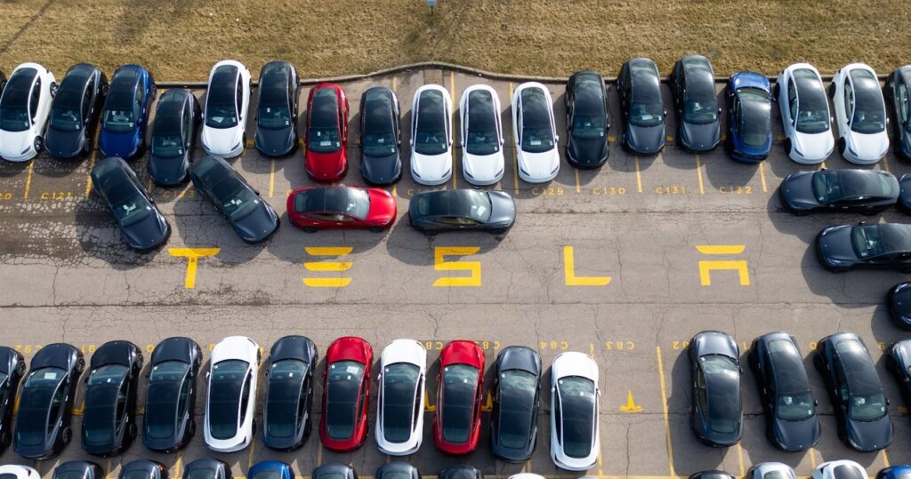 Podejrzane rekordy sprzedaży Tesli w Kanadzie: Czy to oszustwo na 30 milionów dolarów?