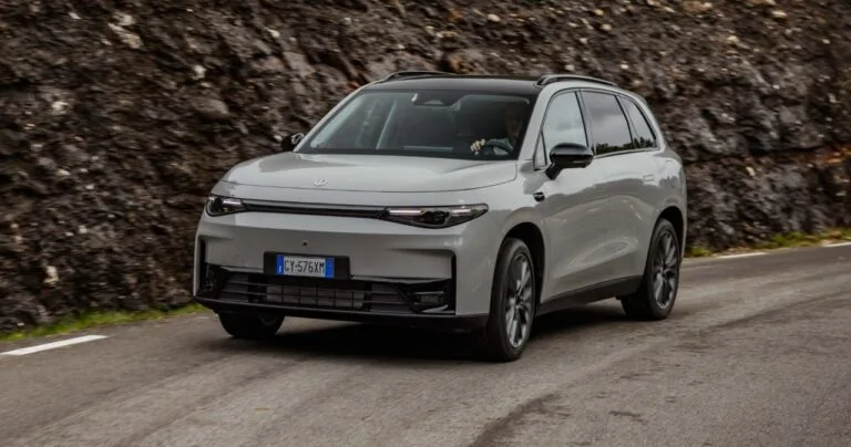 Elektryczna rewolucja w motoryzacji: Leapmotor C10 REEV zagraża spalinowym gigantom