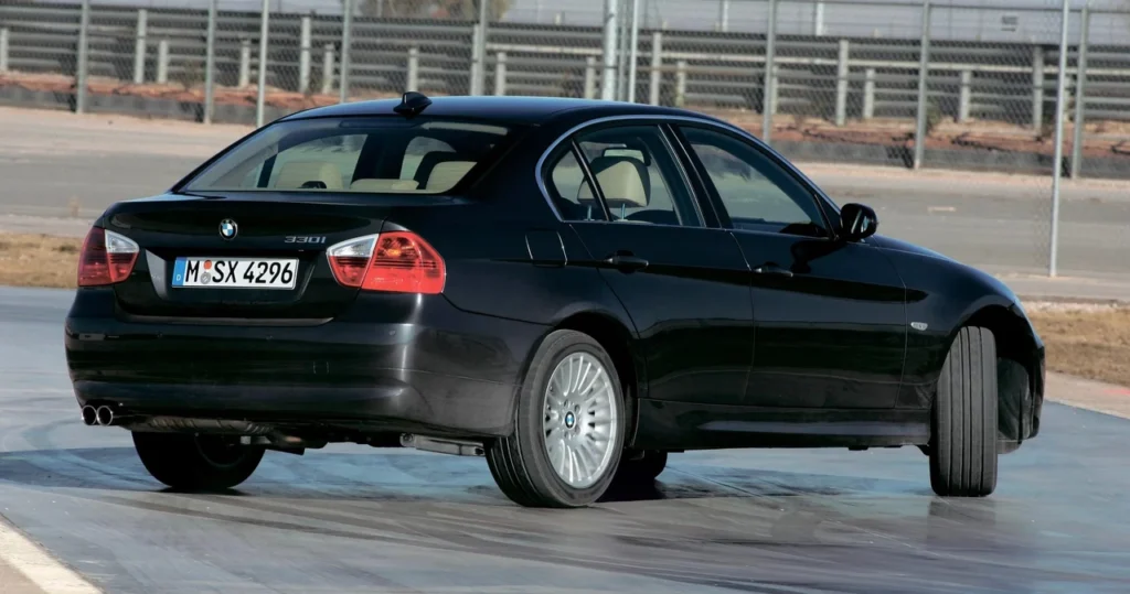 Mądrze wybierając używane BMW E90: co warto wiedzieć przed zakupem?