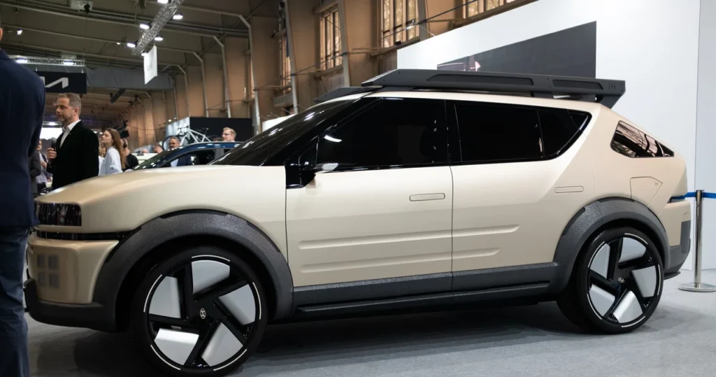 Futurystyczny Hyundai Initium zadebiutował w Polsce na Poznań Motor Show