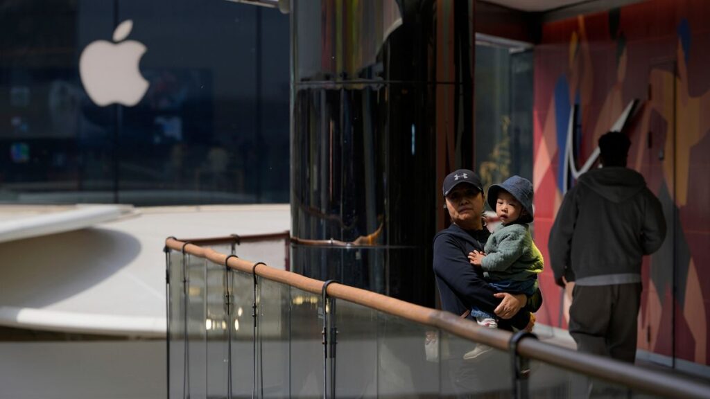 Amerykańskie cła zagrażają polskiemu przemysłowi motoryzacyjnemu – rząd szuka rozwiązań na kryzysowy moment