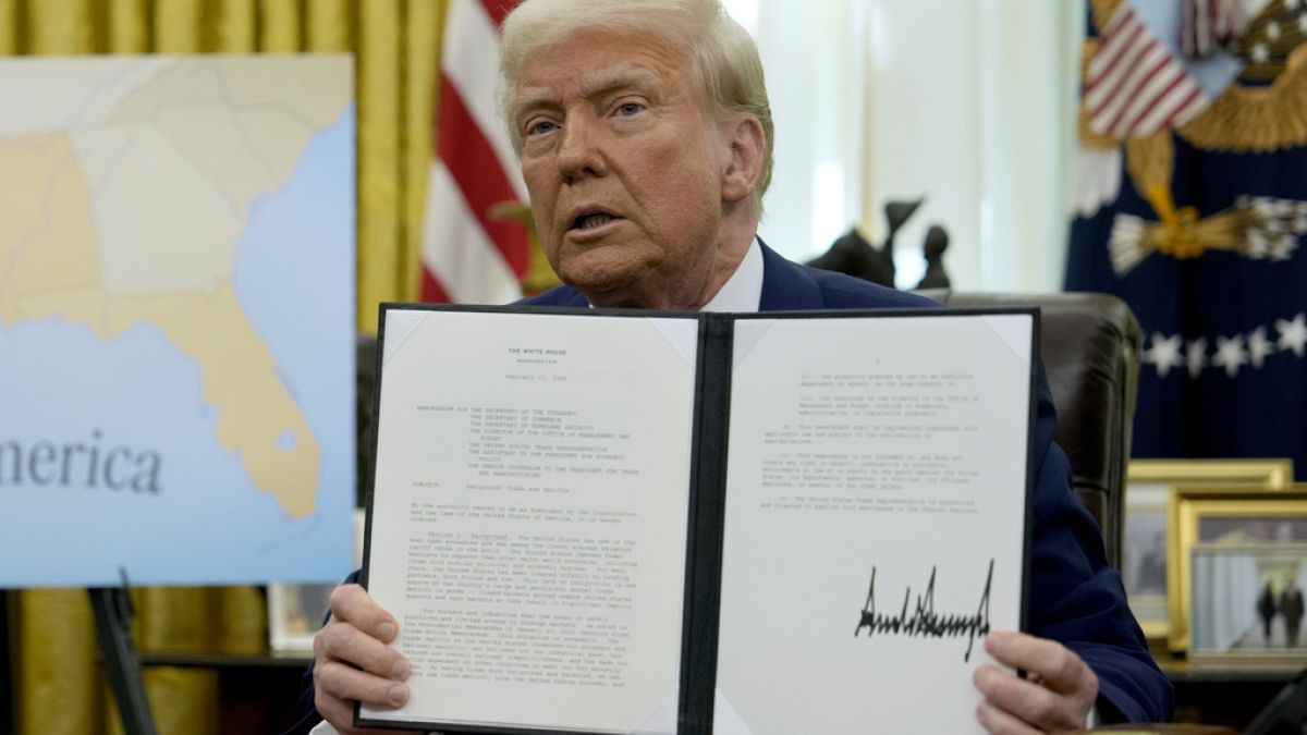 Trump ogłasza globalną wojnę celną: jak nowe stawki wpłyną na gospodarki świata?