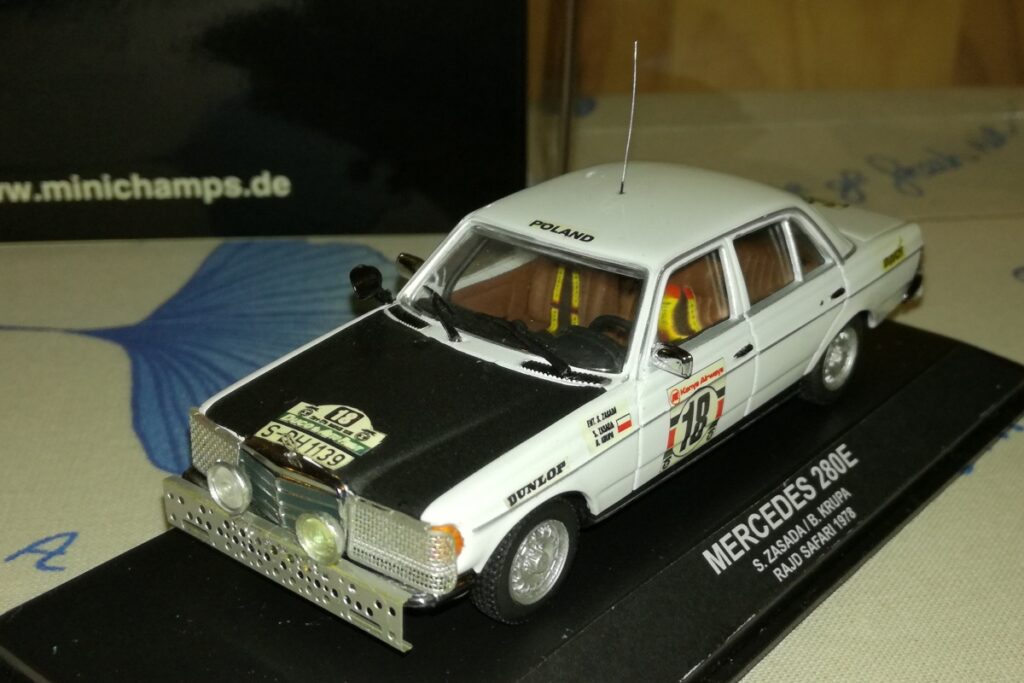 Kajetanowicz i Szczepaniak walczą w deszczowym Rajdzie Safari