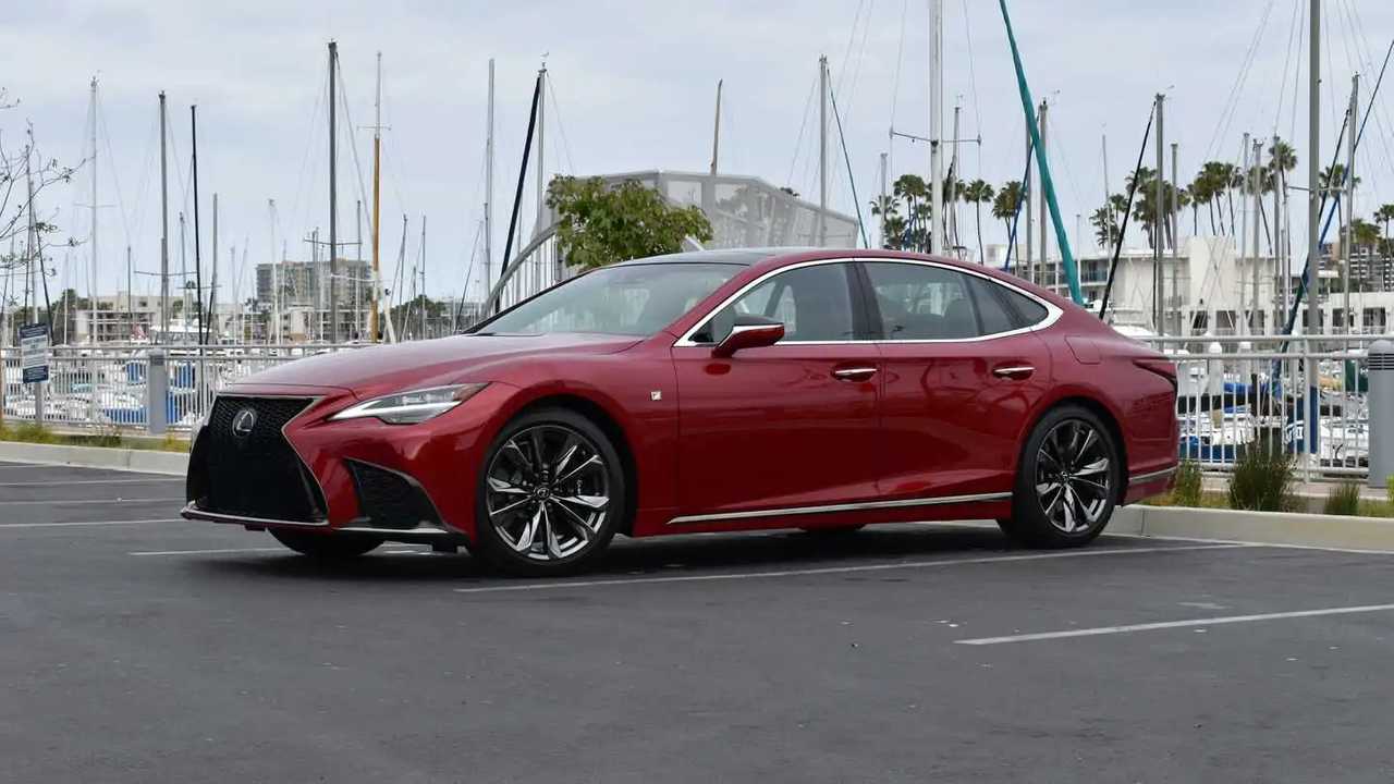Lexus LS pozostaje na rynku: co dalej z flagowym modelem marki?