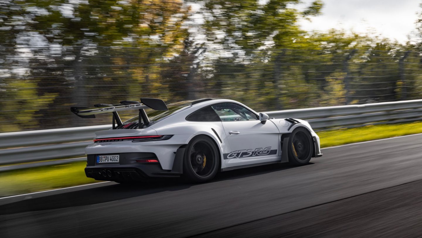 Nowy Porsche 911 GT3 ustanawia rekord okrążenia Nürburgringu dla aut z manualną skrzynią biegów