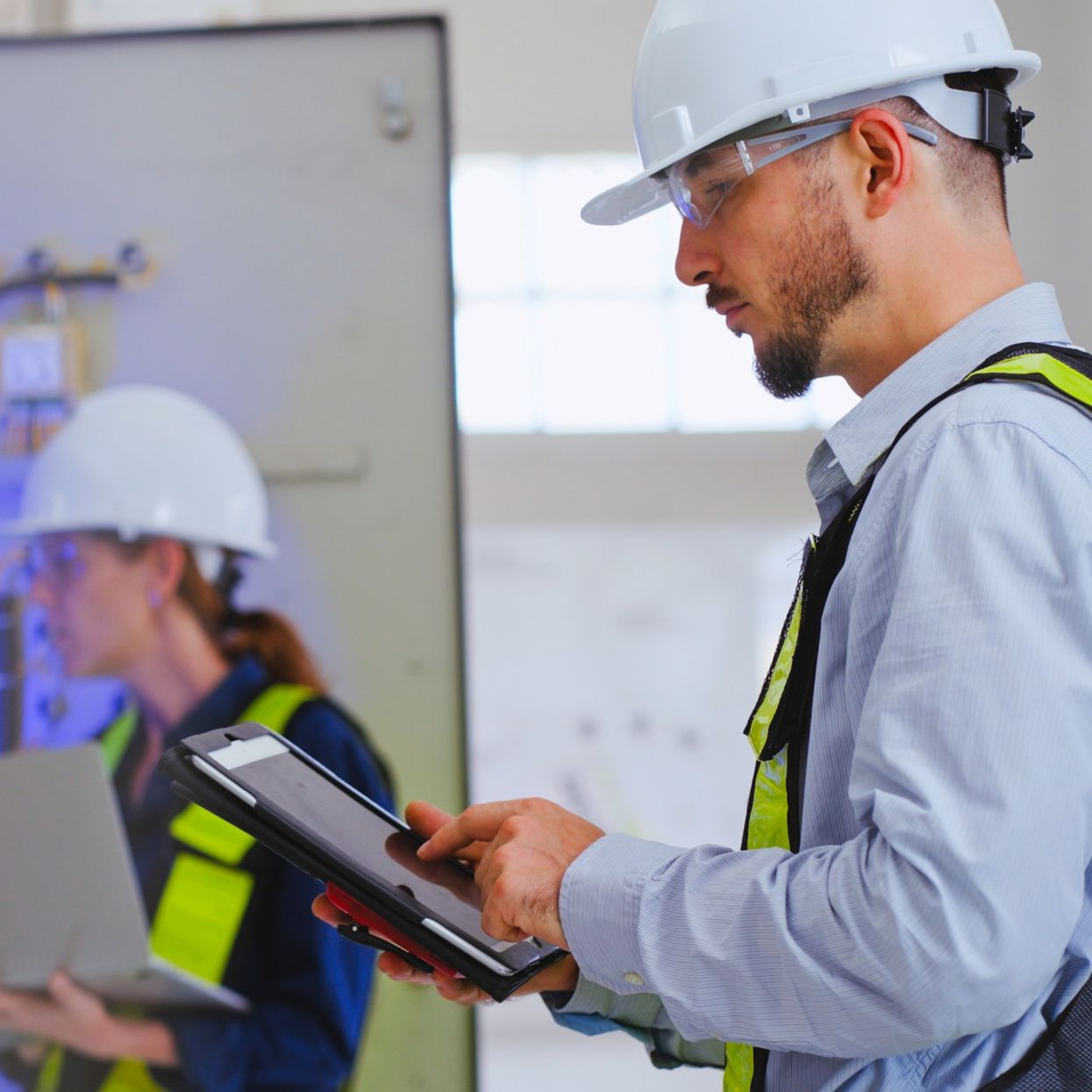 Proaktywne zarządzanie flotą: klucz do efektywności i oszczędności w trudnych czasach