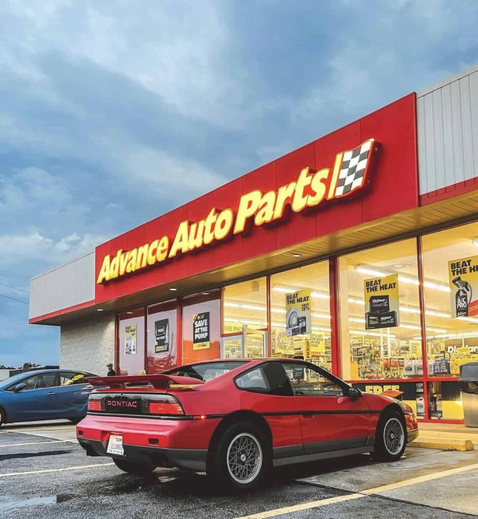 Tarify na samochody: jak wpływają na amerykański przemysł motoryzacyjny i pracowników fabryk