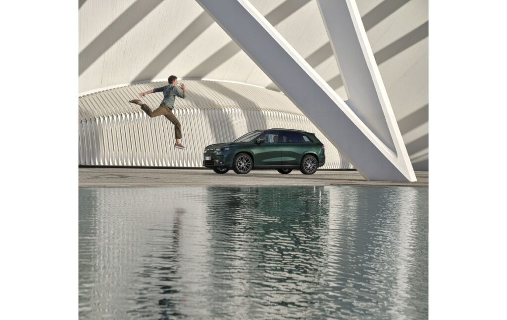 Leapmotor na Shanghai Auto Show: Premiera modelu B01 i wprowadzenie B10 na rynek globalny