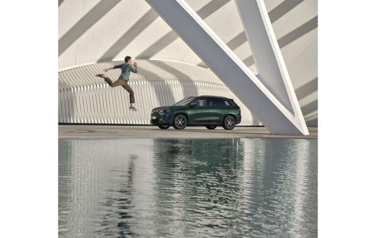 Leapmotor na Shanghai Auto Show: Premiera modelu B01 i wprowadzenie B10 na rynek globalny