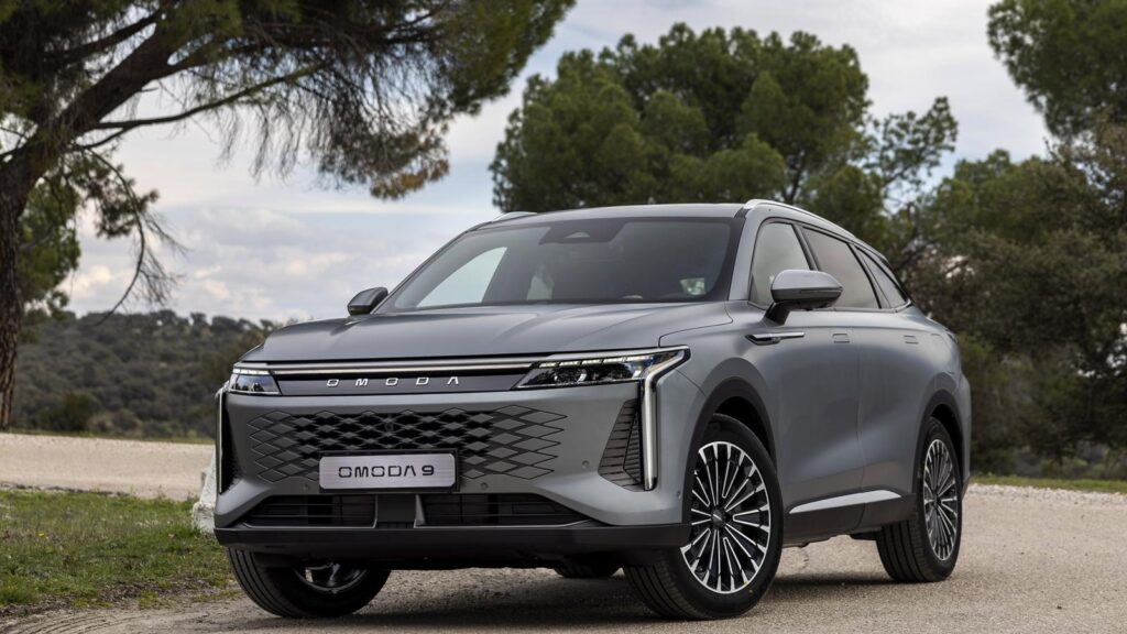 Omoda 9 zadebiutuje w Polsce: Hybrydowy SUV z imponującą mocą i zasięgiem