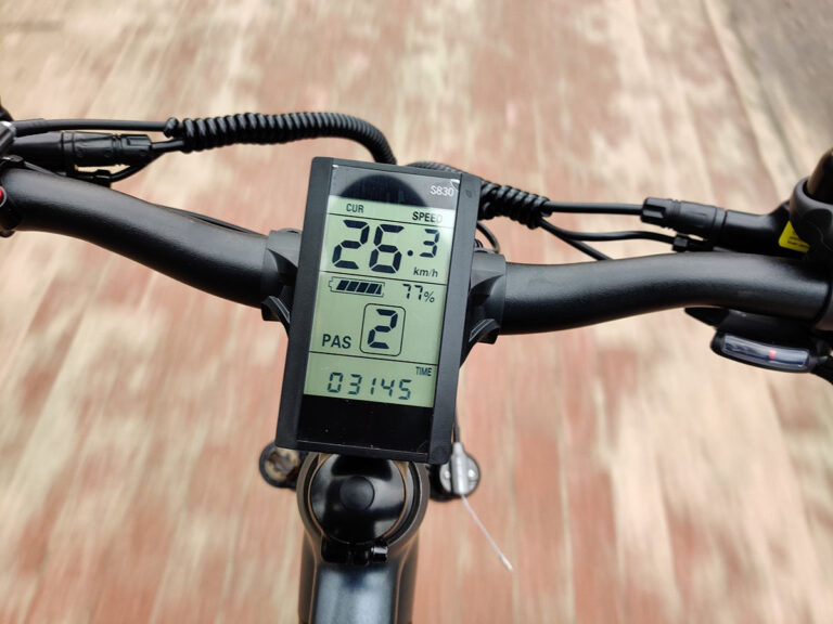 Krakowska policja stawia czoła nielegalnym rowerom elektrycznym: mandaty i zakazy dla nieprzestrzegających przepisów