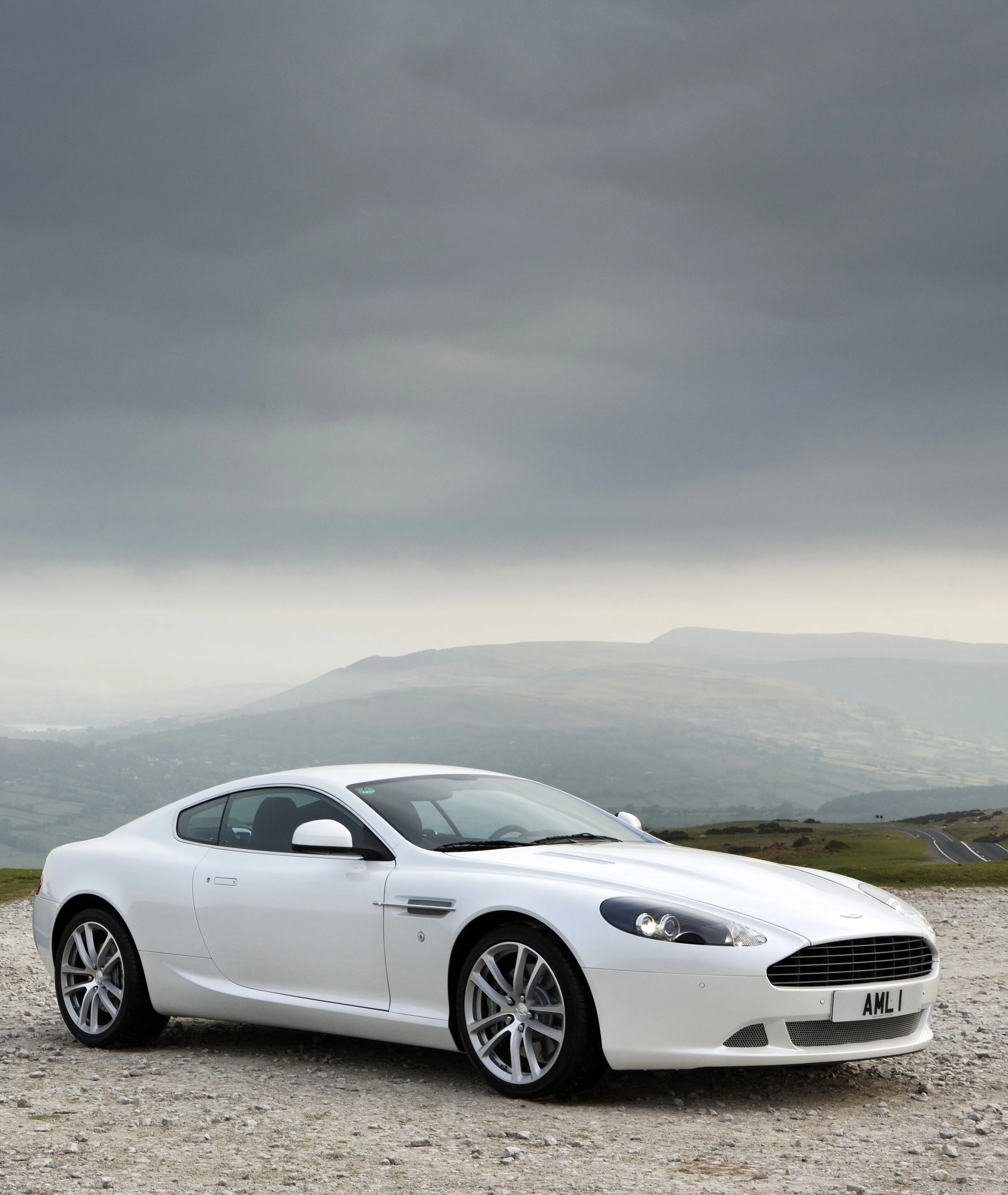 ASTON-MARTIN-DB9-Coupe-4369_30.jpg