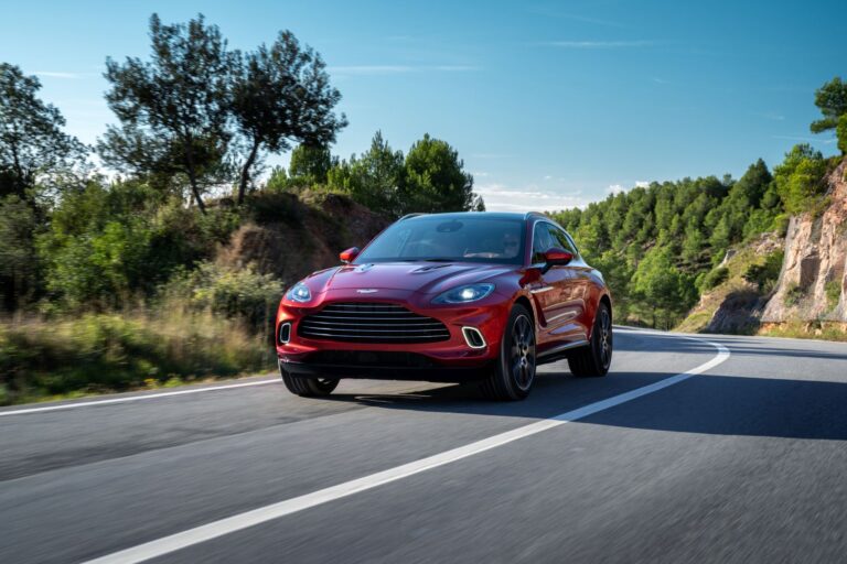ASTON MARTIN DBX 2020-Present