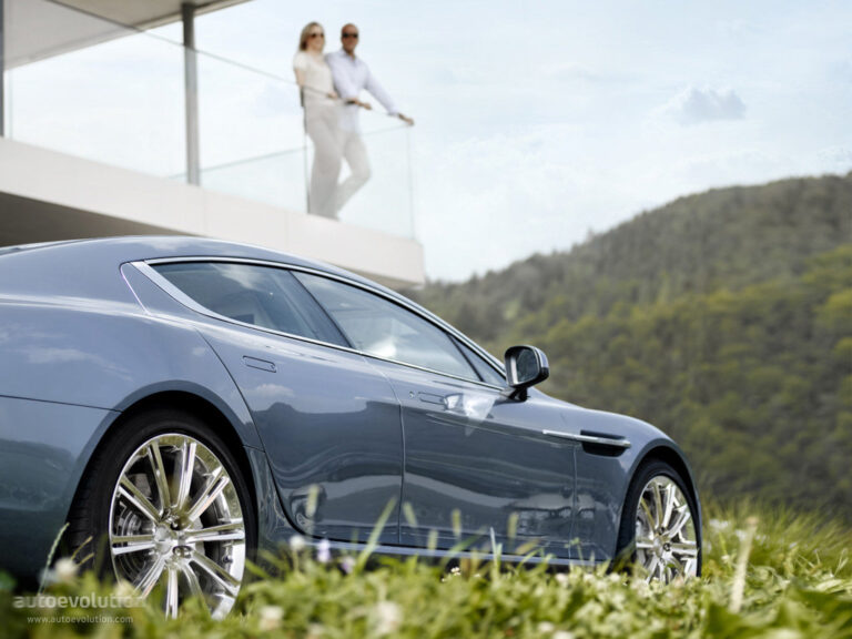 ASTON MARTIN Rapide 2010-2013
