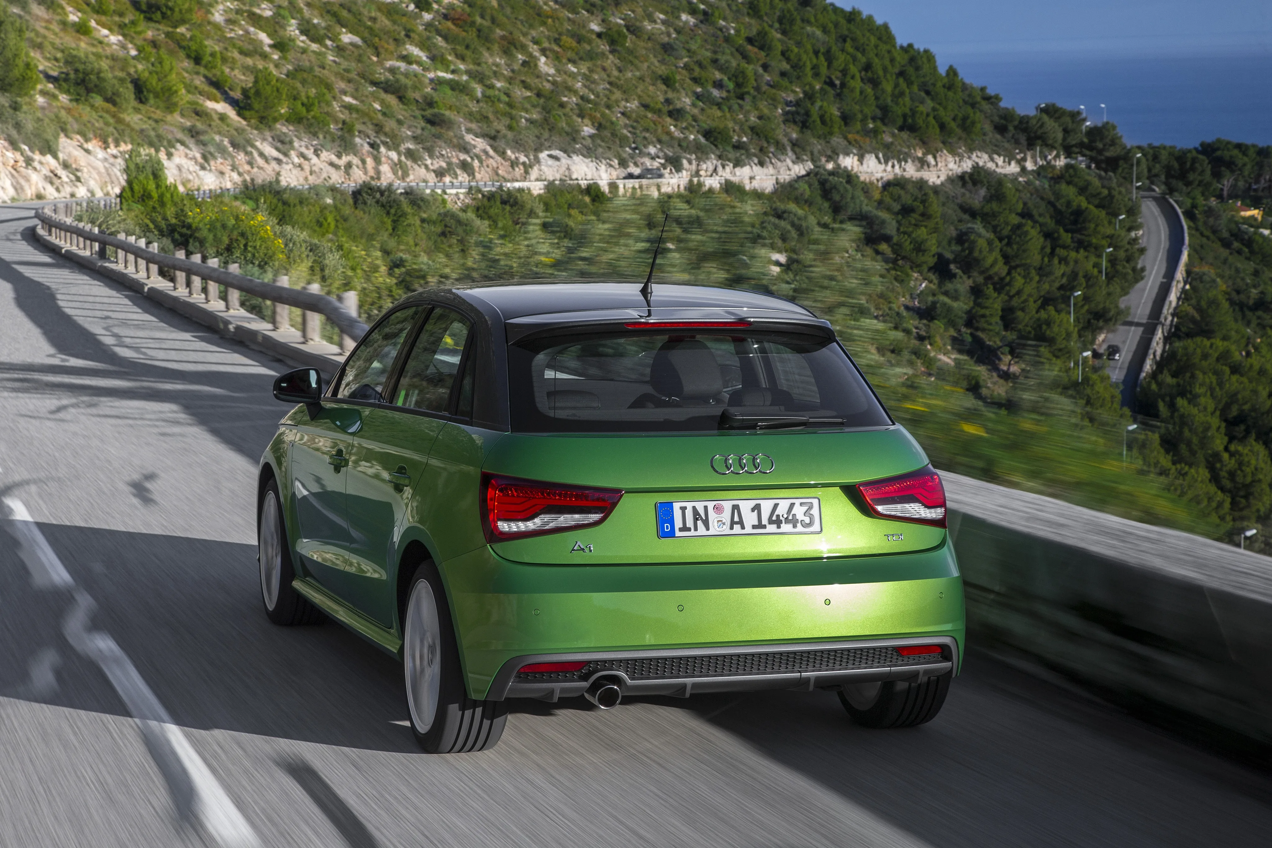 AUDI-A1-Sportback-5-doors-4440_70.jpg