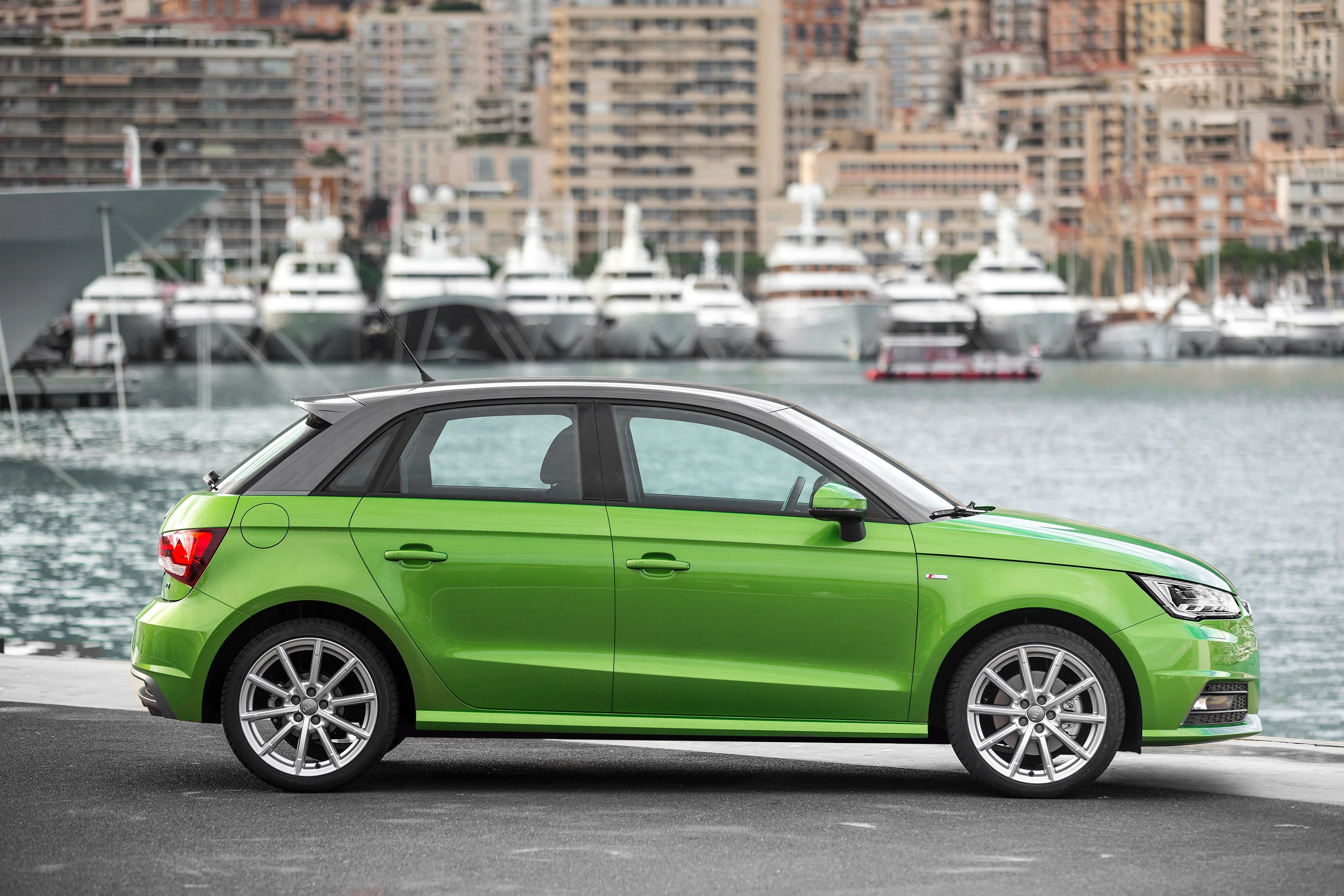 AUDI-A1-Sportback-5-doors-4440_74.jpg