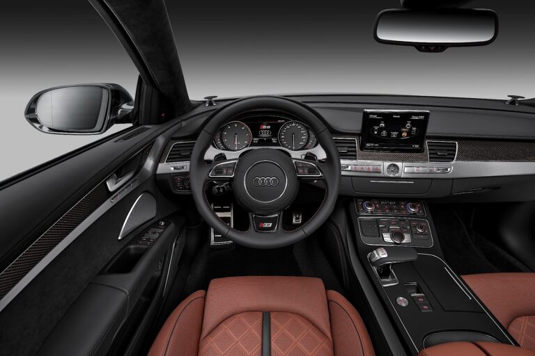 2014 Audi S8