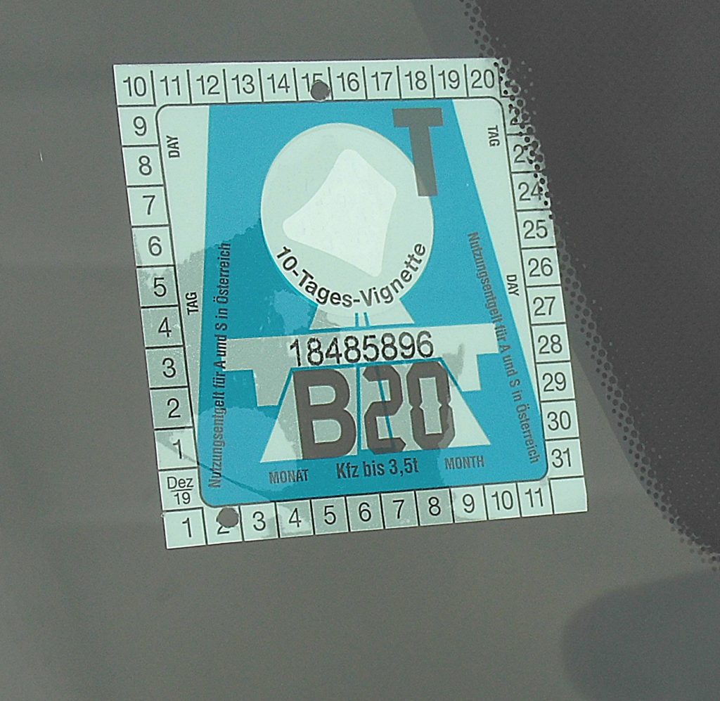 Ostrzeżenie dla podróżujących do Austrii: jak uniknąć drastycznych podwyżek cen winiet elektronicznych