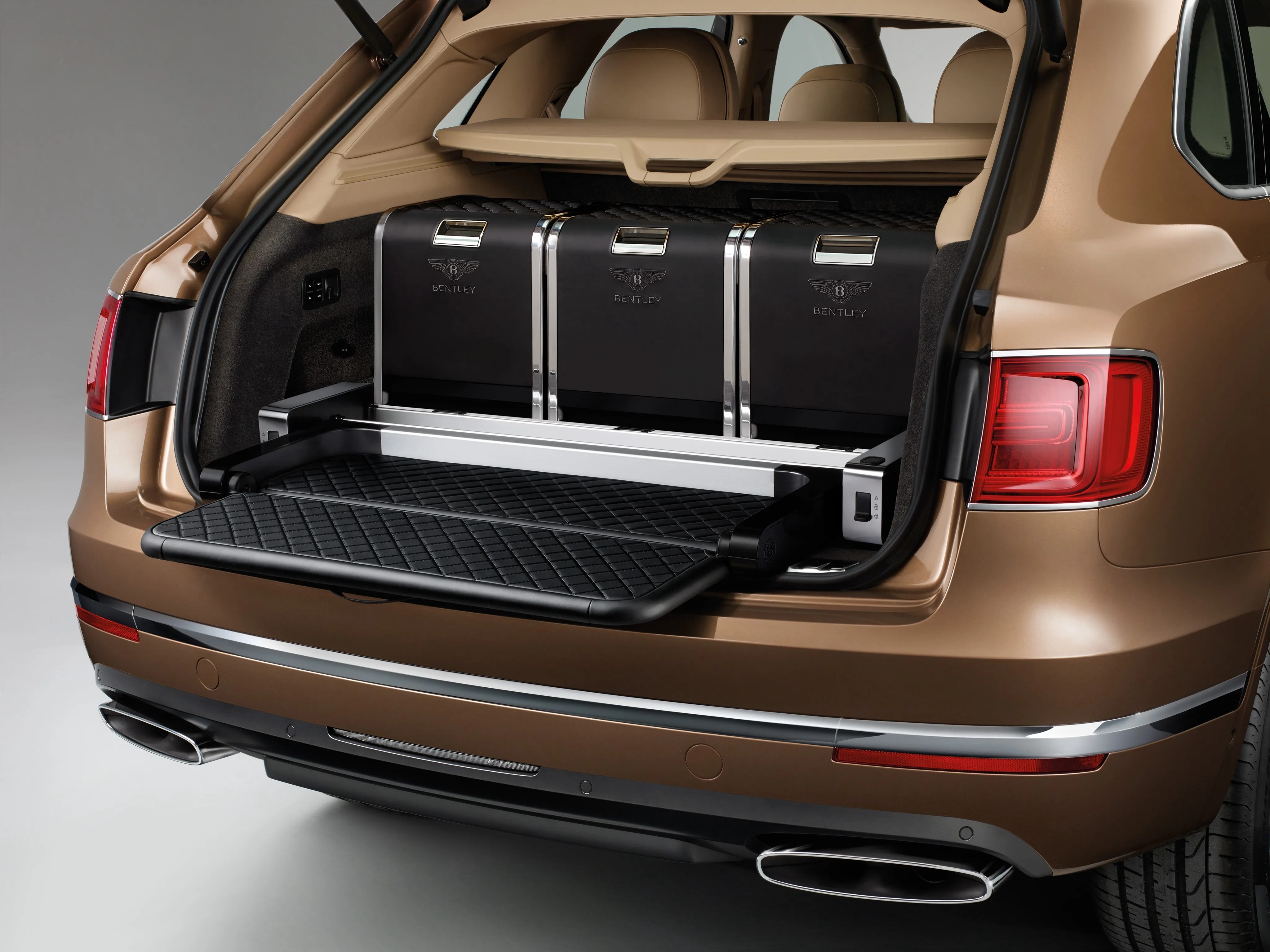 BENTLEY-Bentayga-5530_5.jpeg