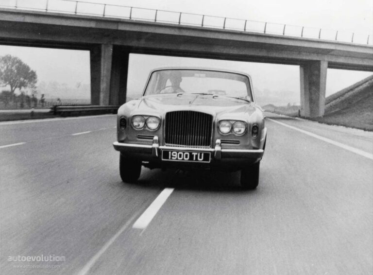 BENTLEY T2 Saloon 1977-1980