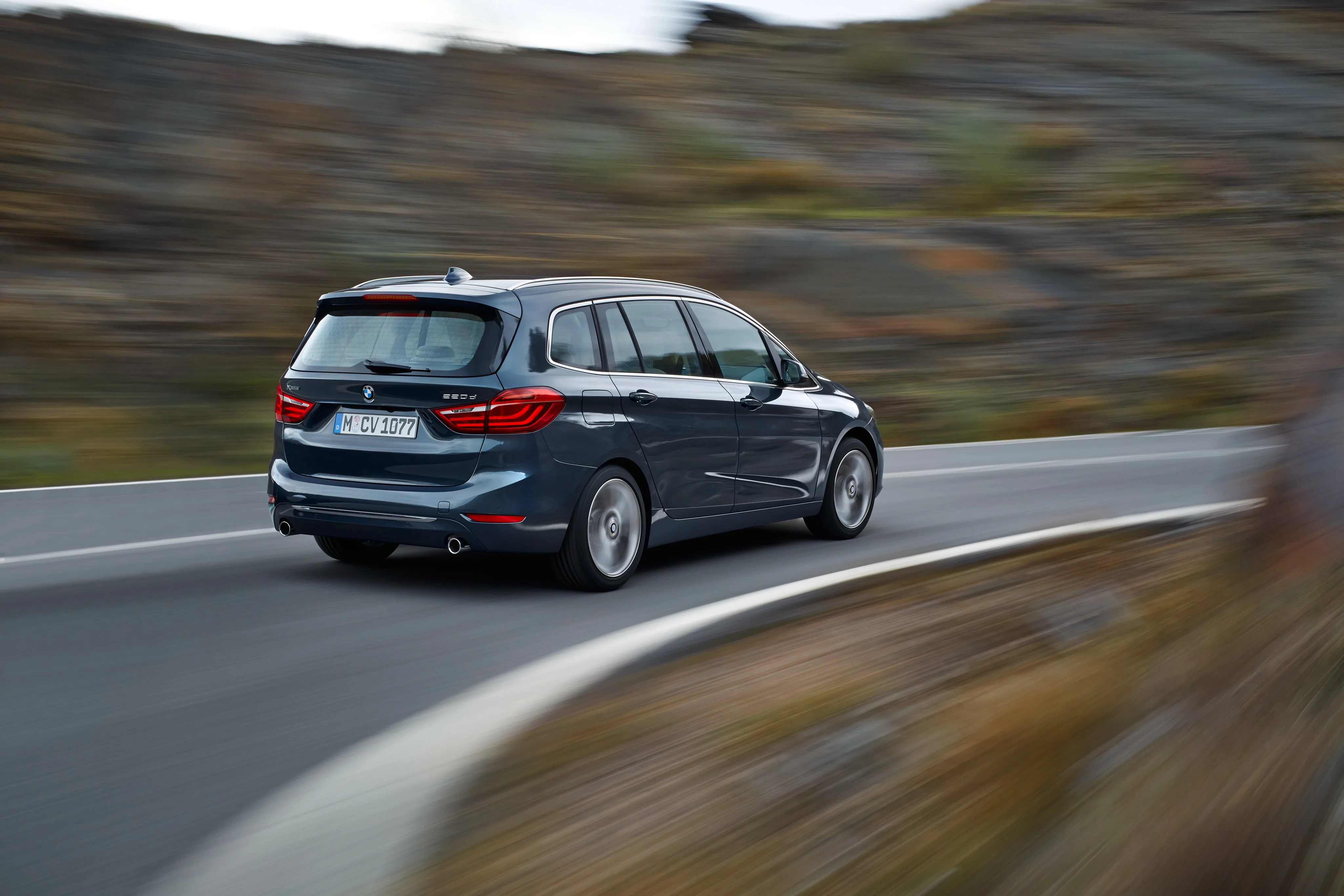 BMW-2-Series-Gran-Tourer-5390_10.jpg