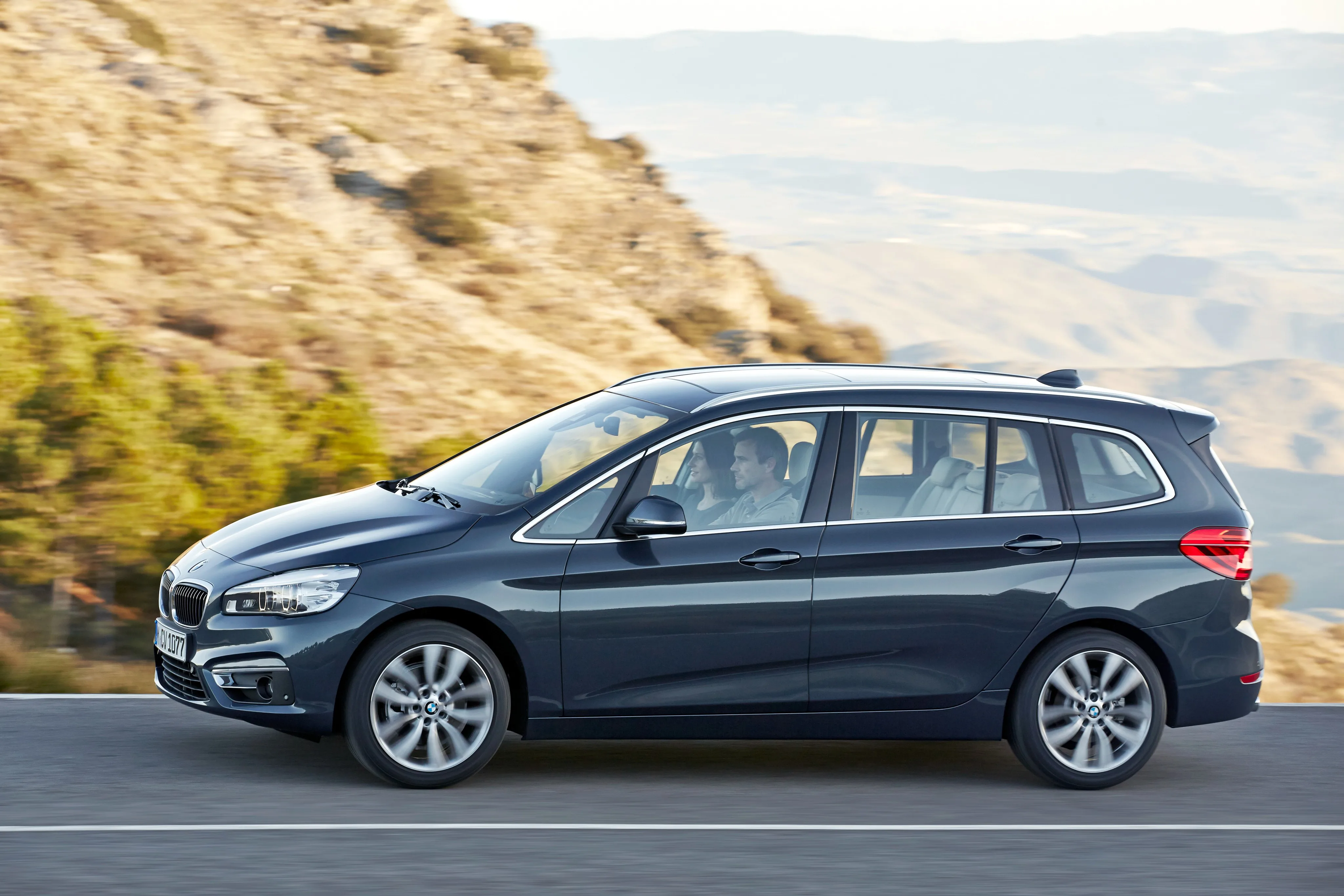 BMW-2-Series-Gran-Tourer-5390_8.jpg
