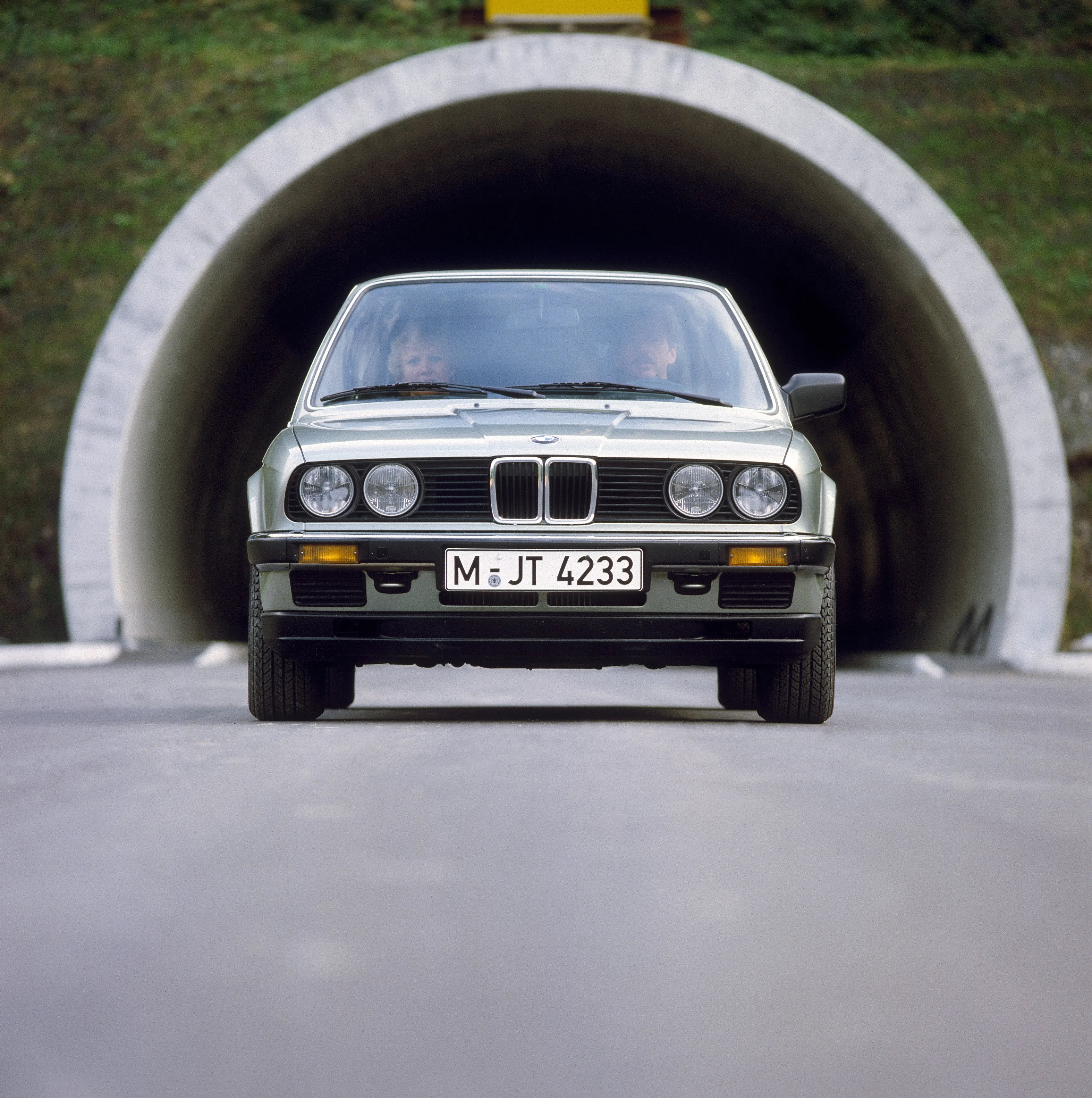 BMW-3-Series-Coupe-E30-763_51.jpeg