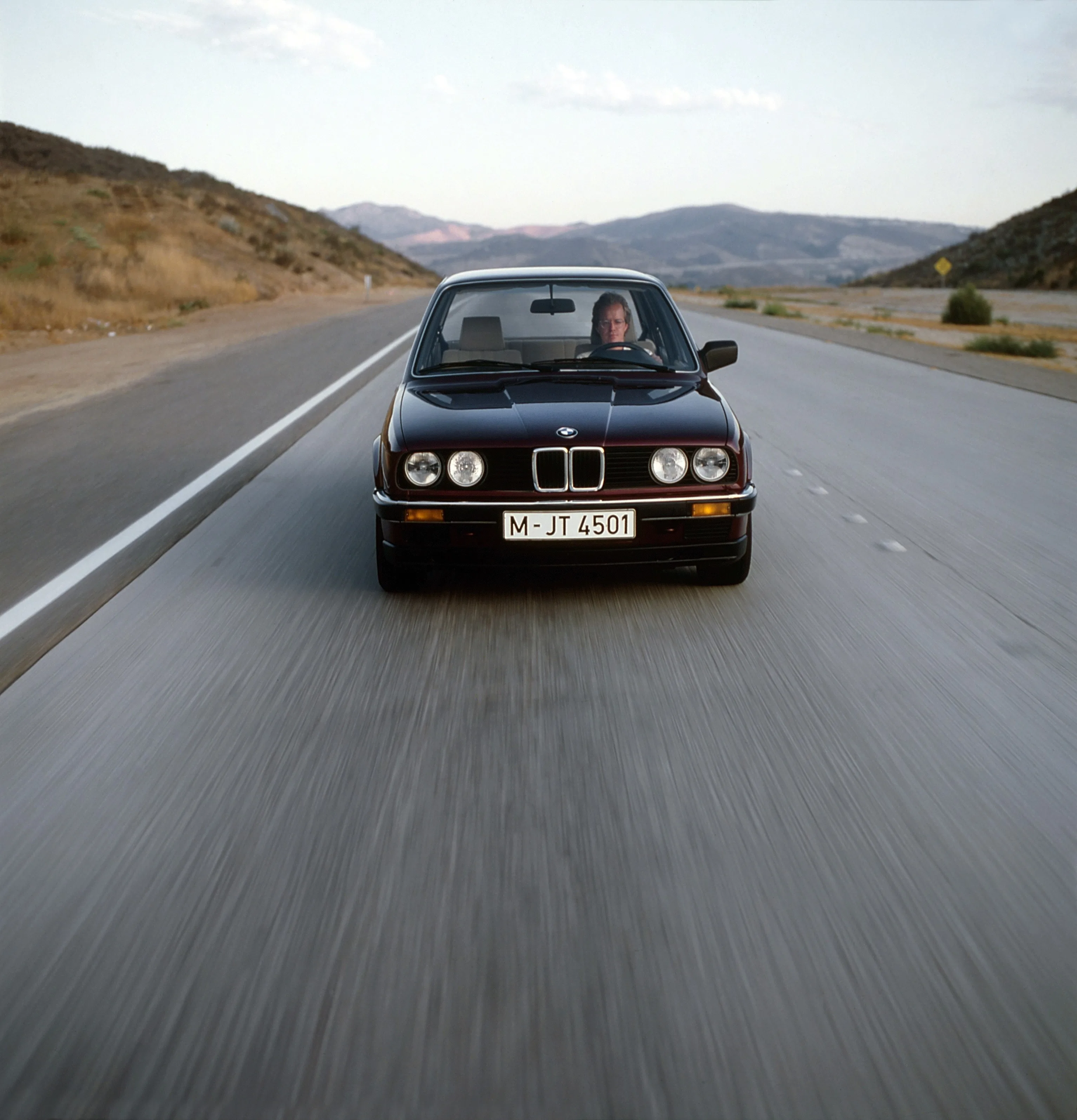 BMW-3-Series-Coupe-E30-763_52.jpeg