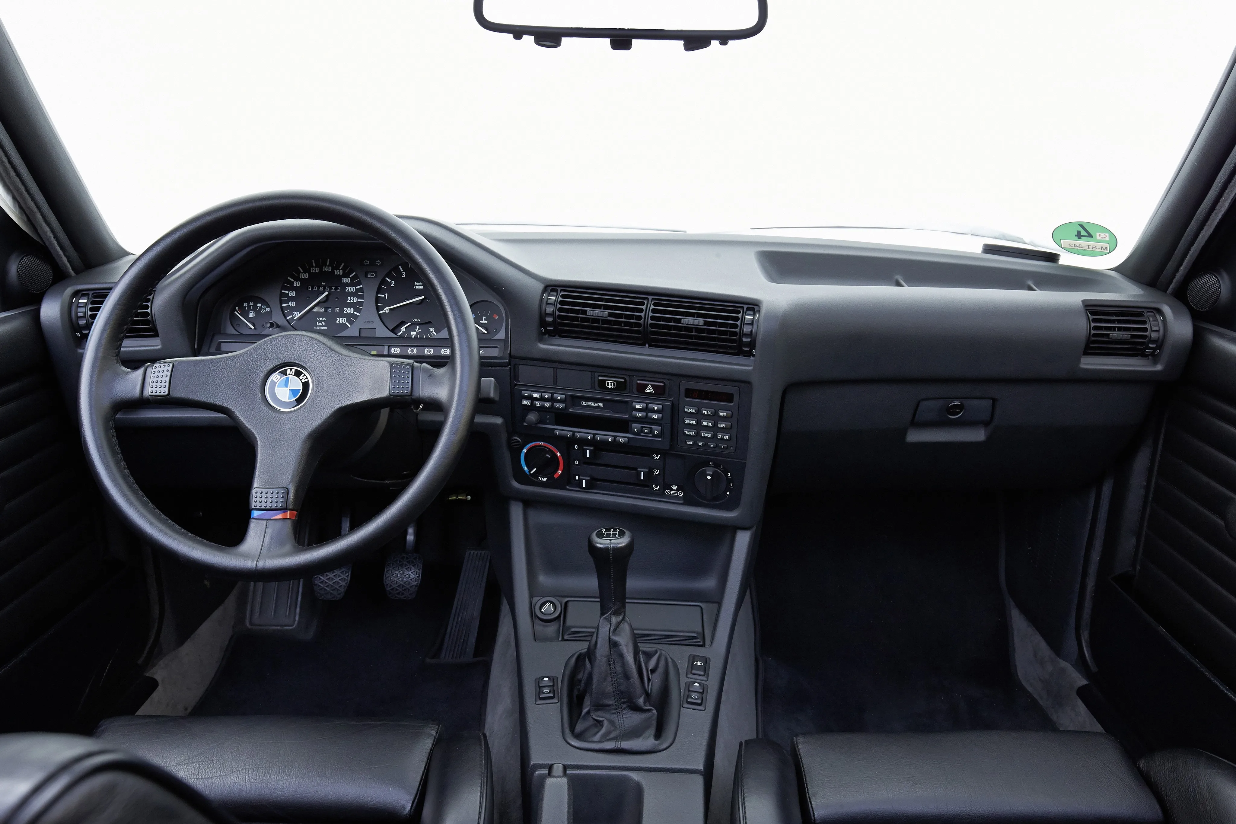 BMW-3-Series-Coupe-E30-763_9.jpeg