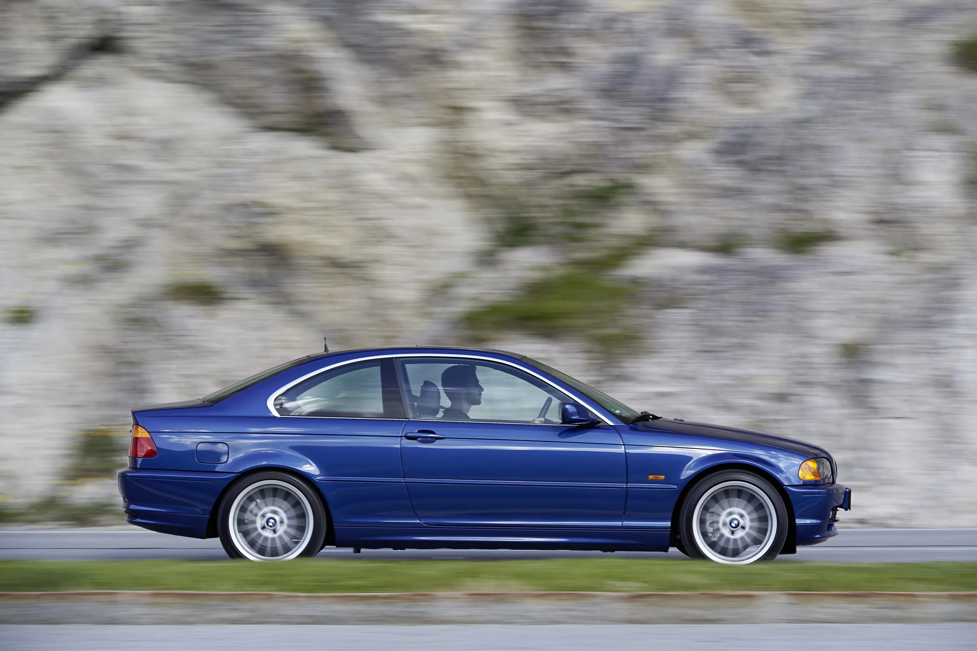 BMW-3-Series-Coupe-E46-1227_61.jpeg