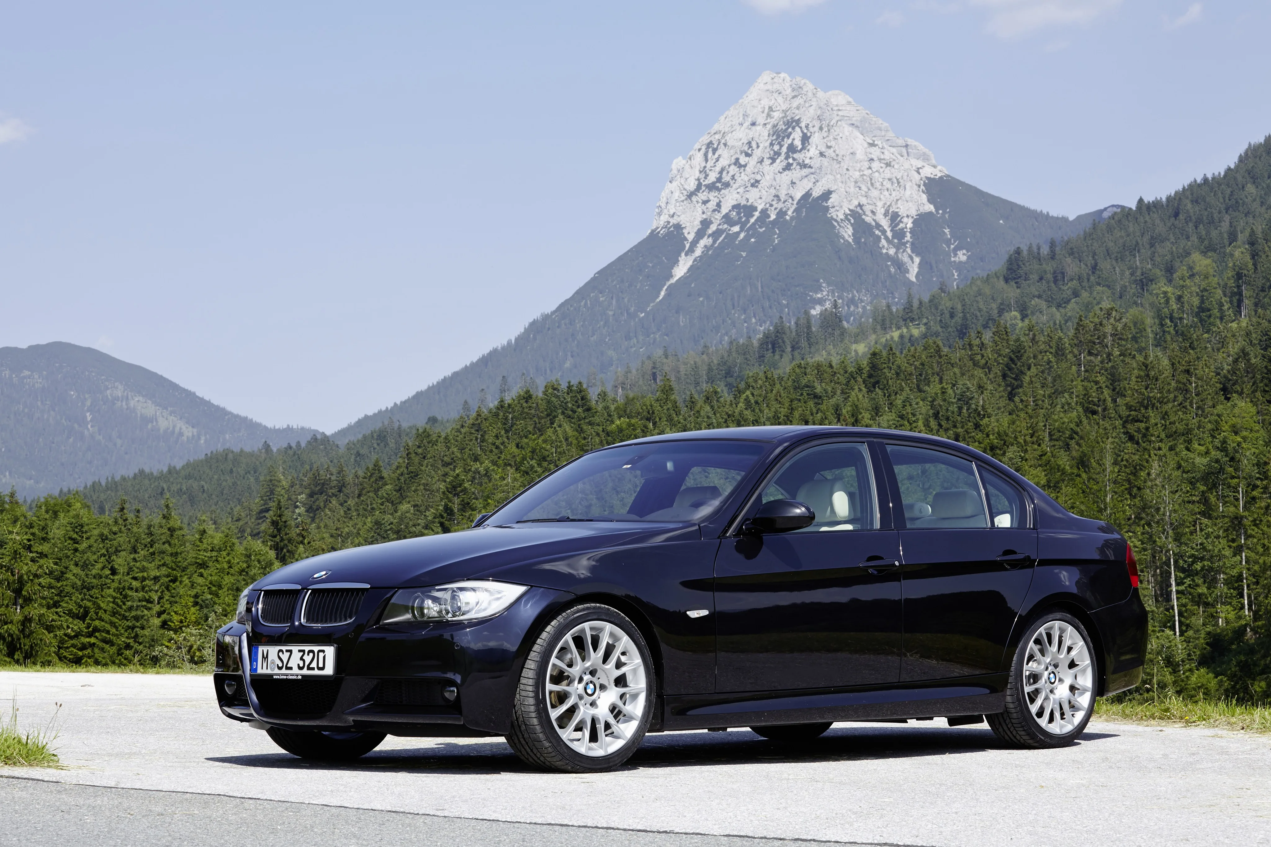 BMW-3-Series-E90-47_106-1.jpeg