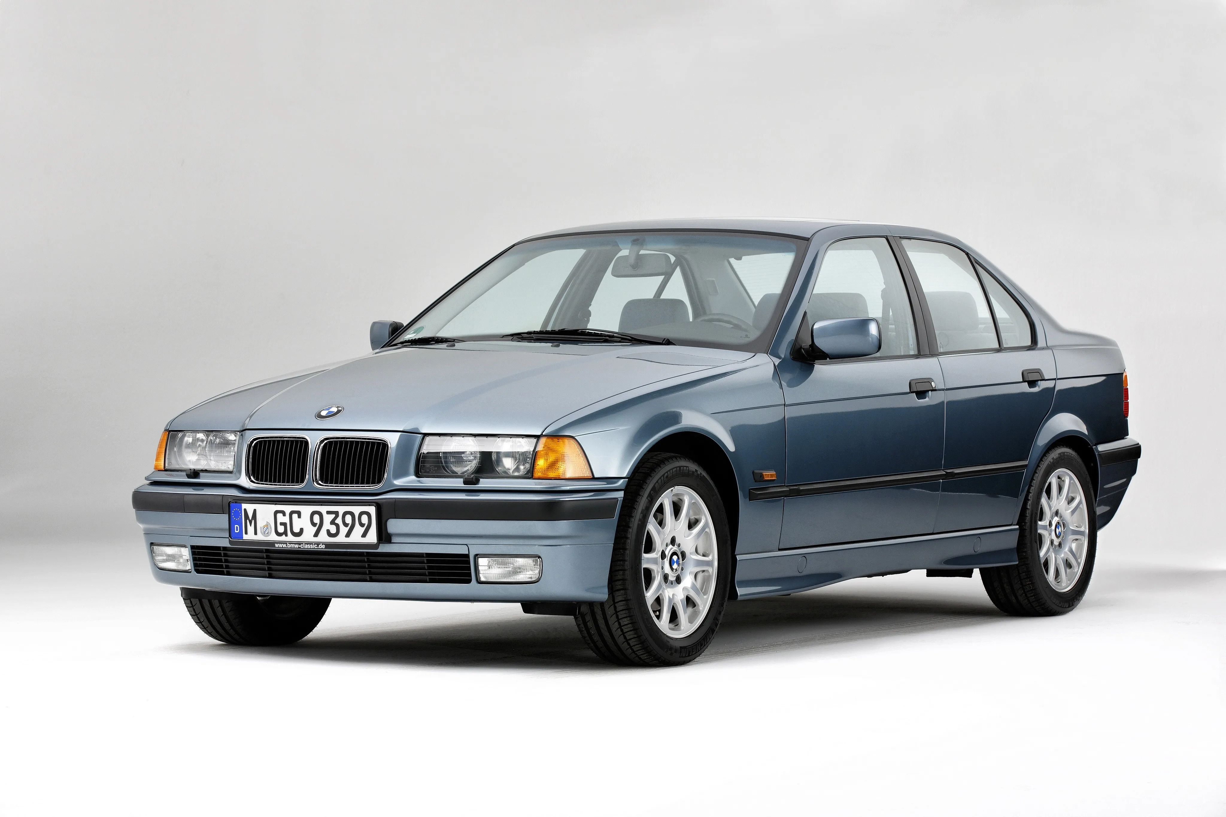 BMW-3-Series-Sedan-E36-767_36.jpeg