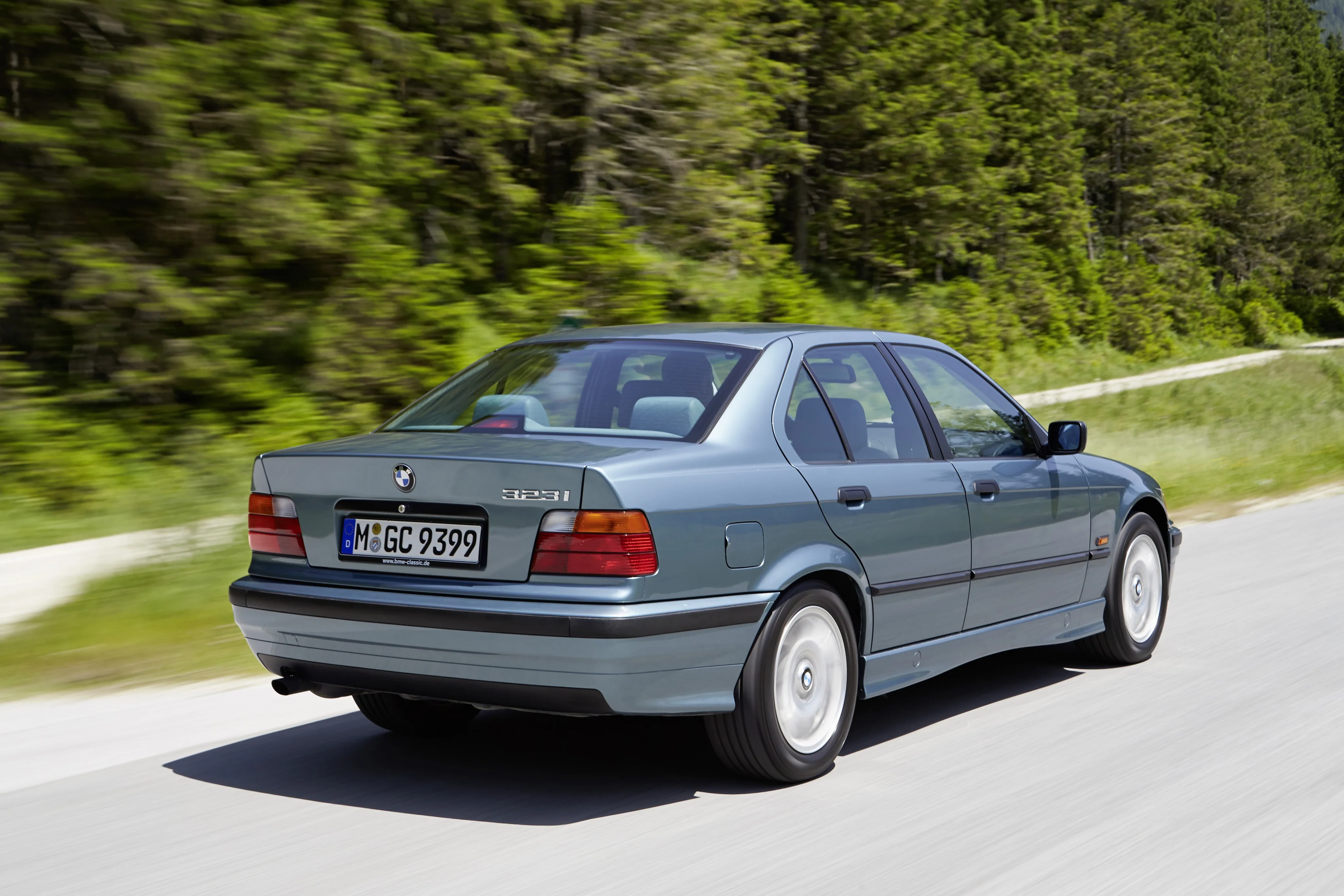 BMW-3-Series-Sedan-E36-767_40.jpeg