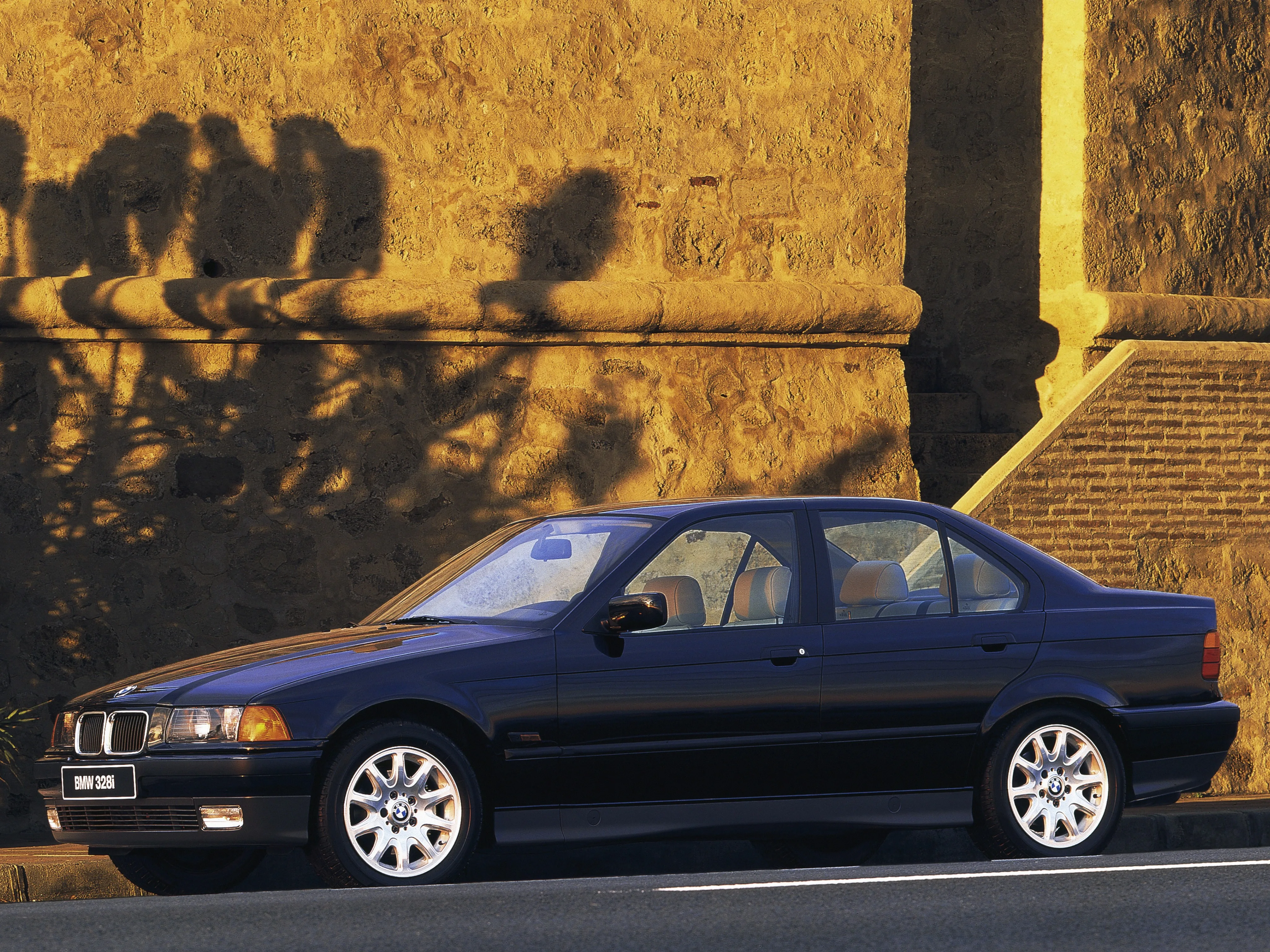 BMW-3-Series-Sedan-E36-767_43.jpeg