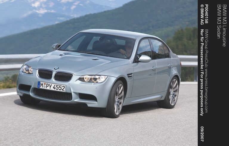 BMW M3 Sedan (E90) 2008-2011