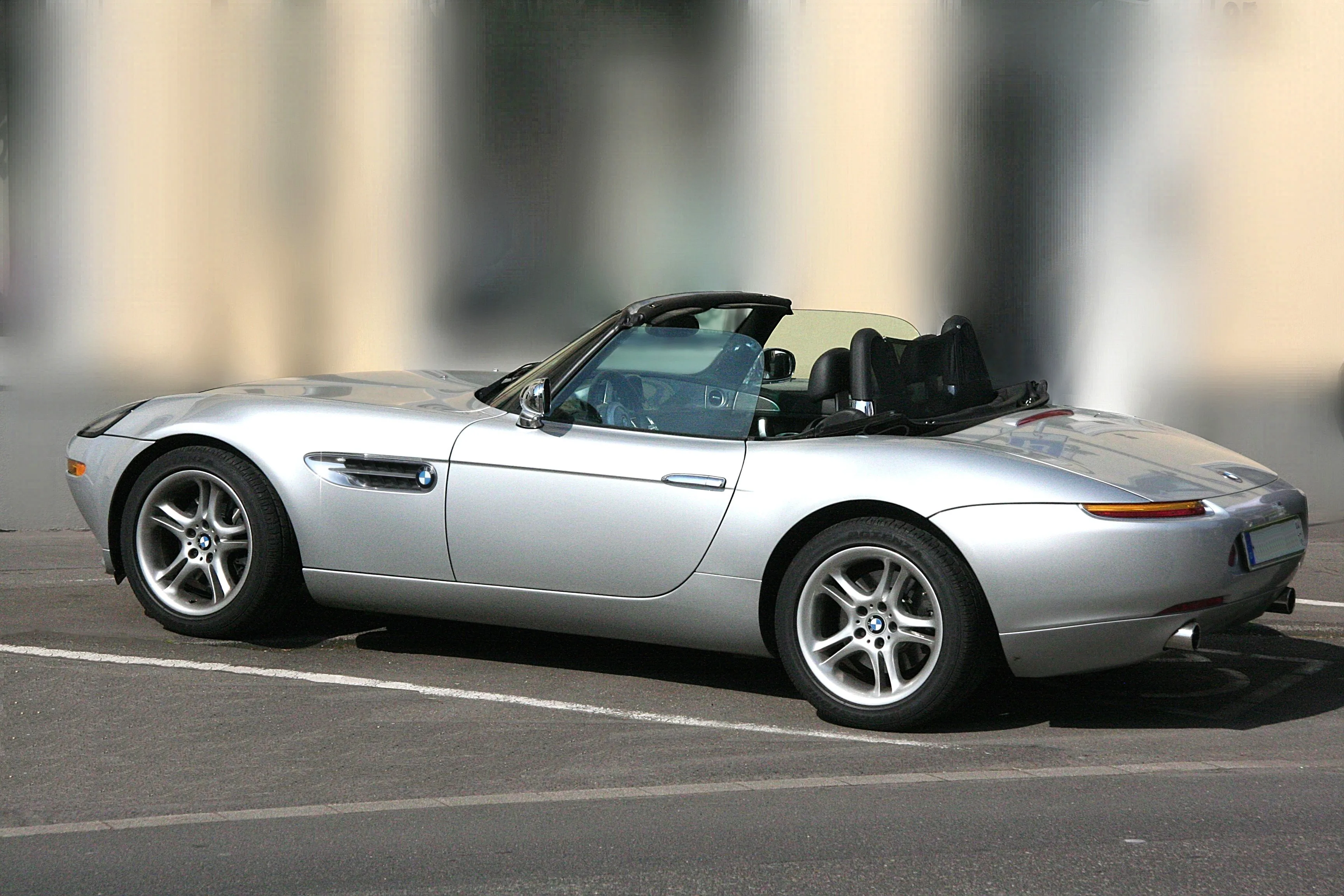 BMW-Z8-Roadster-E52-1415_15.jpg