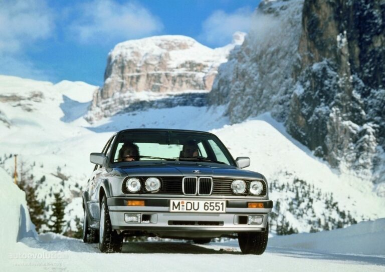 1983 BMW 3 Series four-door (E30)