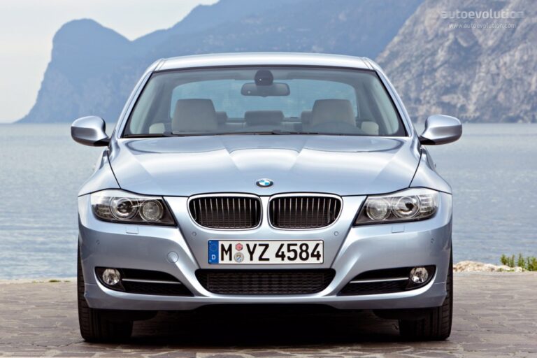 2009 BMW 3 Series Sedan (E90)