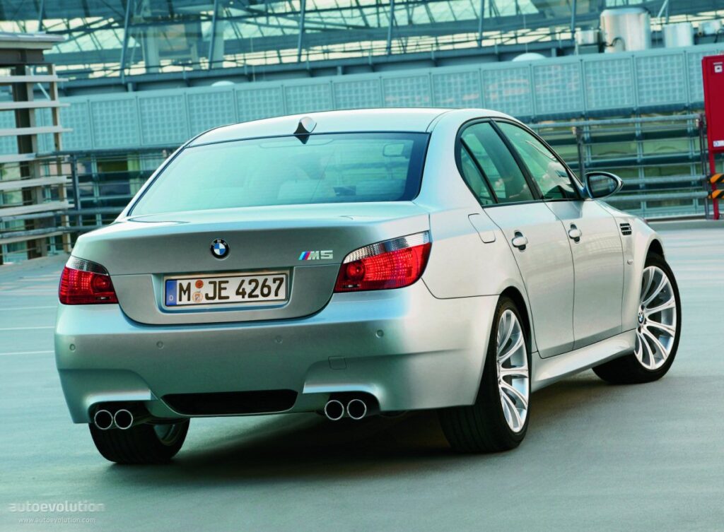 2005 BMW M5